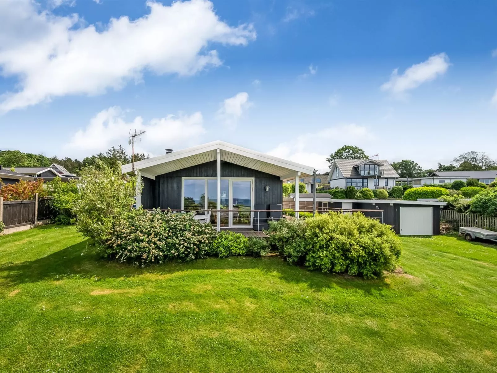 "Akira" - 250m from the sea-Buiten