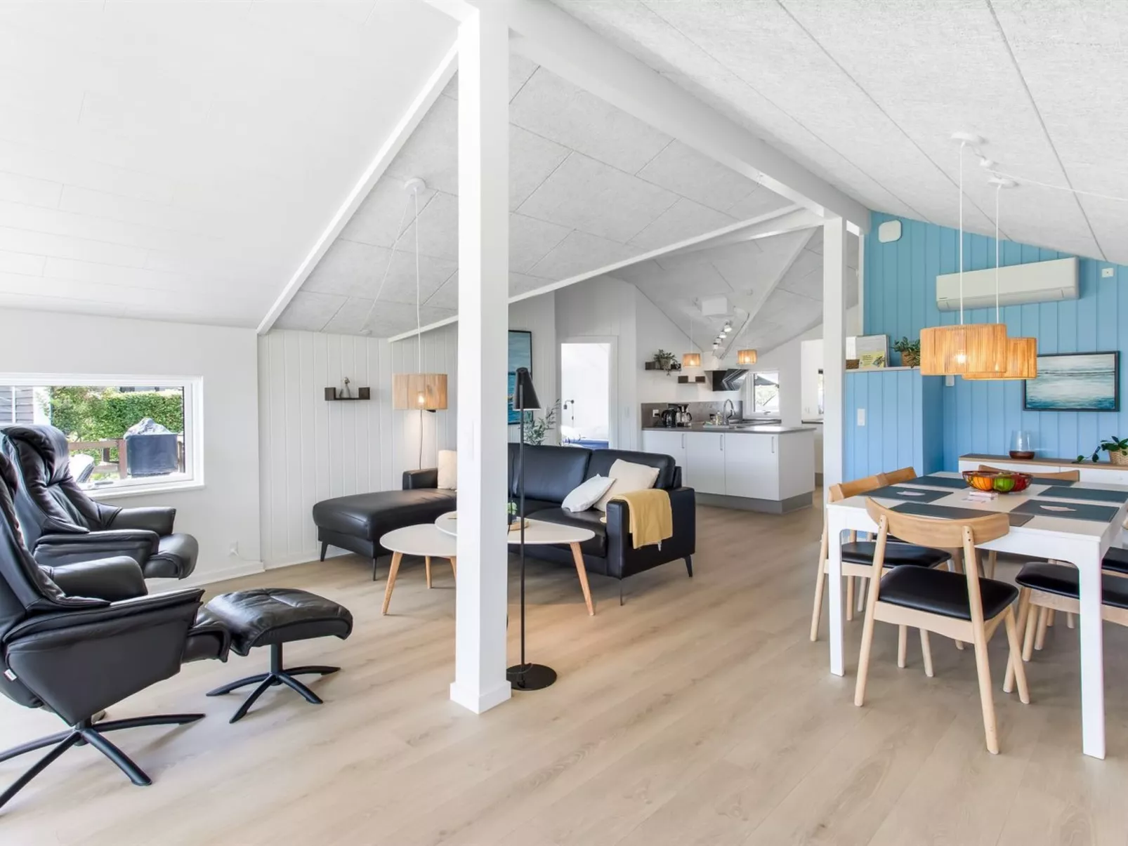 "Eisa" - 75m from the sea-Binnen