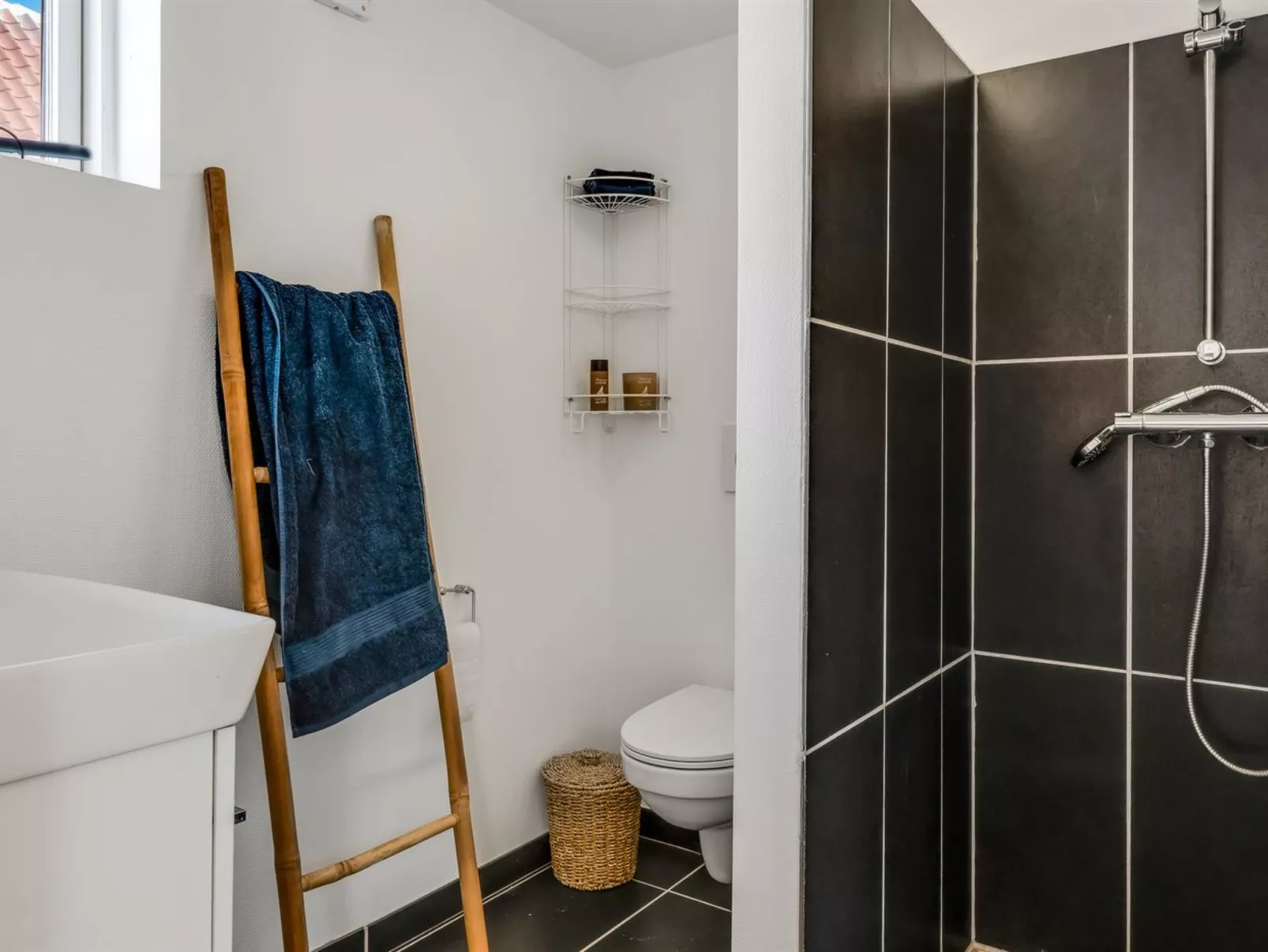 "Albine" - 150m from the sea-Binnen