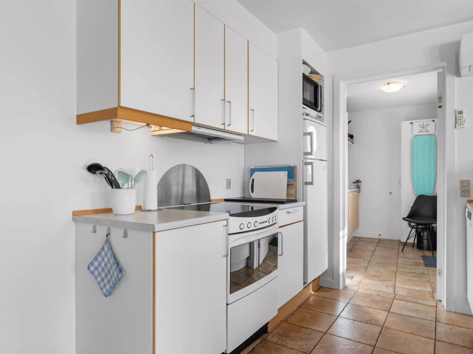 "Dior" - 300m from the sea-Binnen