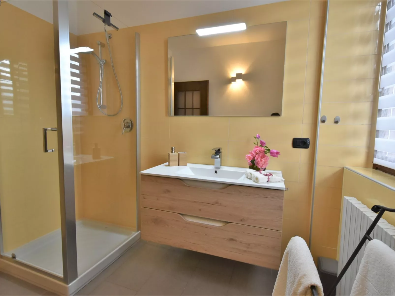 Valley View Pool Apartment-Binnen
