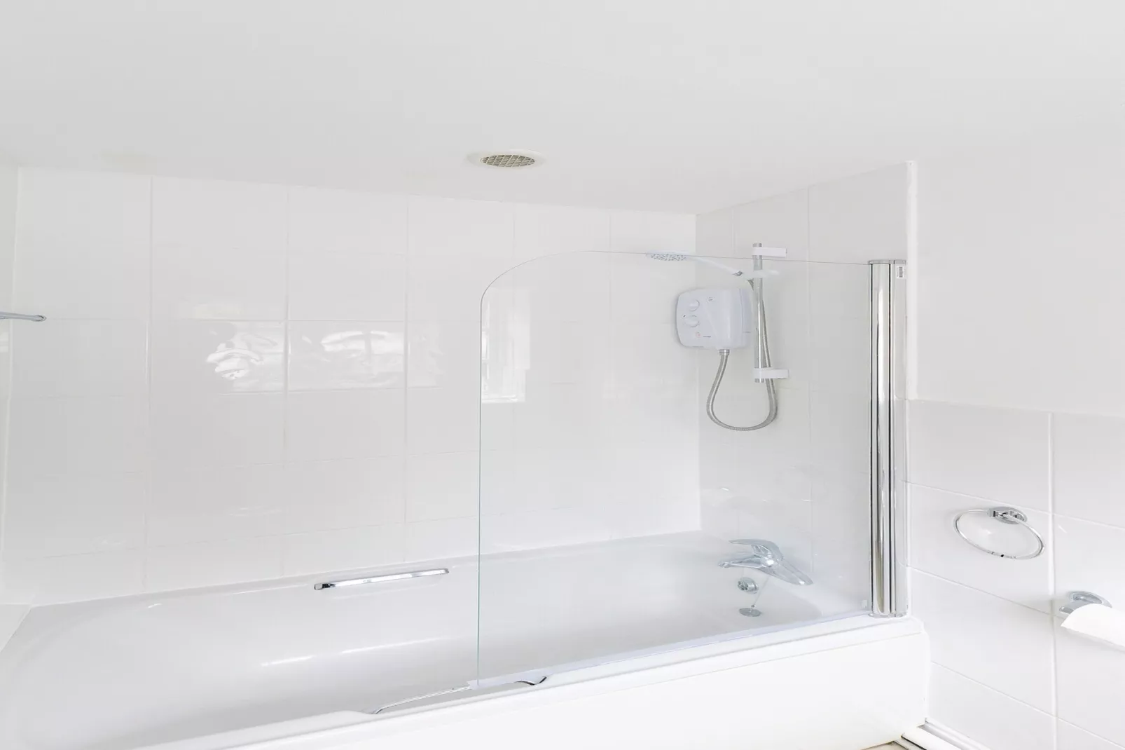 EN_DBY009_Standard Single Room - Shared-Badkamer