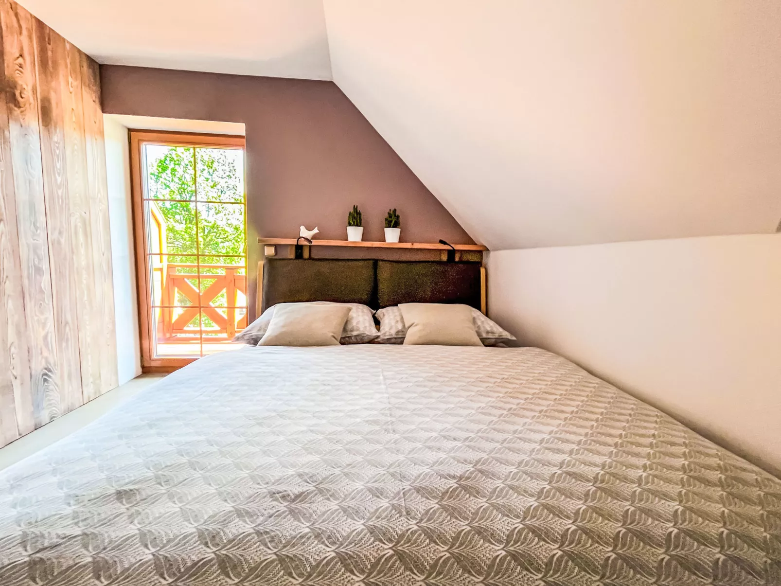 Sachrův Kopec-Binnen