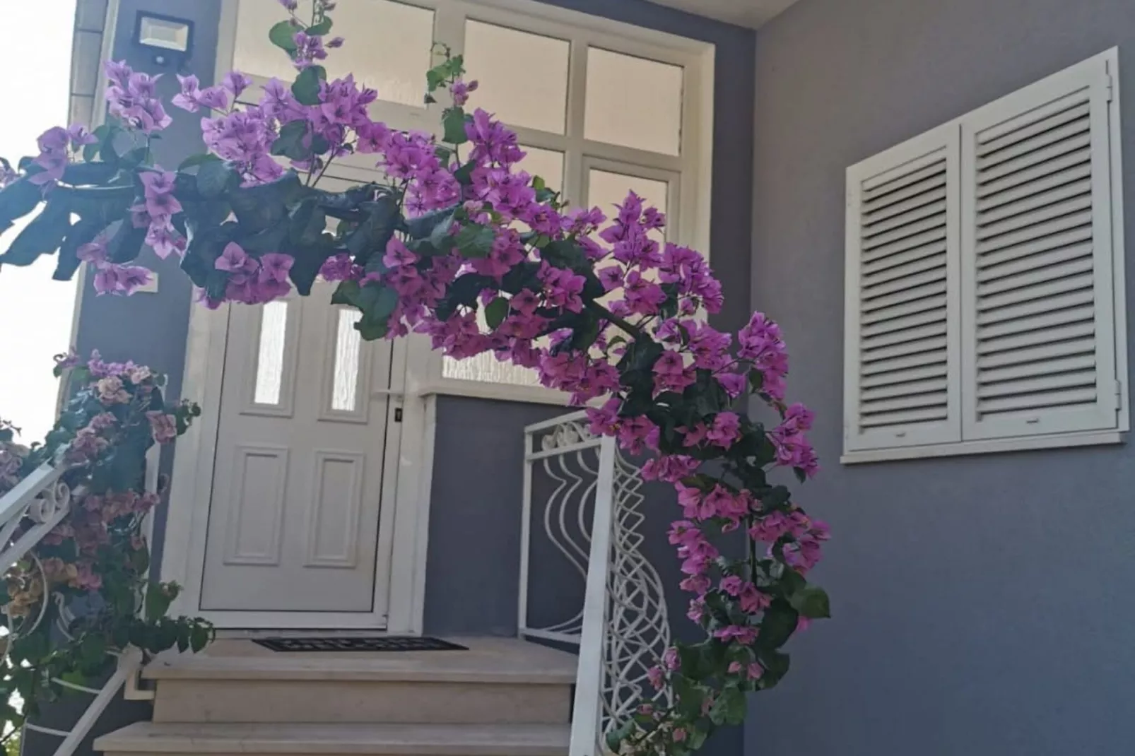 Three-Bedroom Apartment With Sea View A2