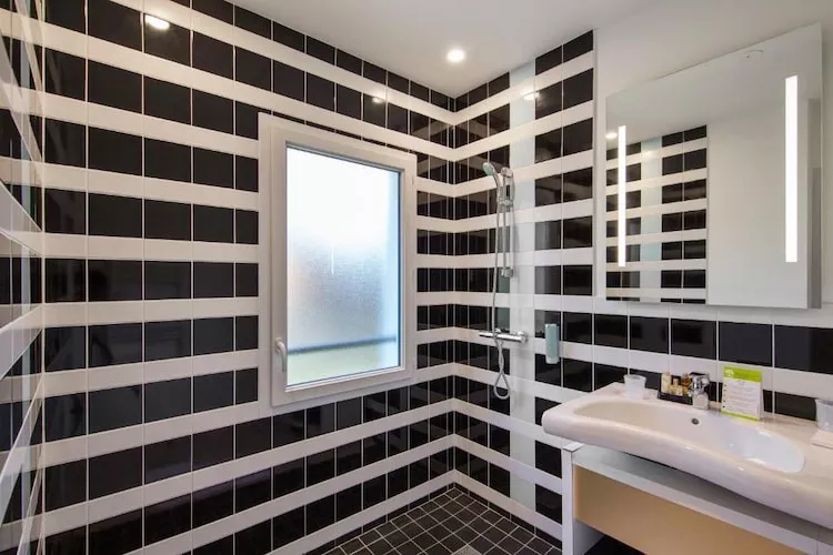 Adonis Mougins T2-Badkamer