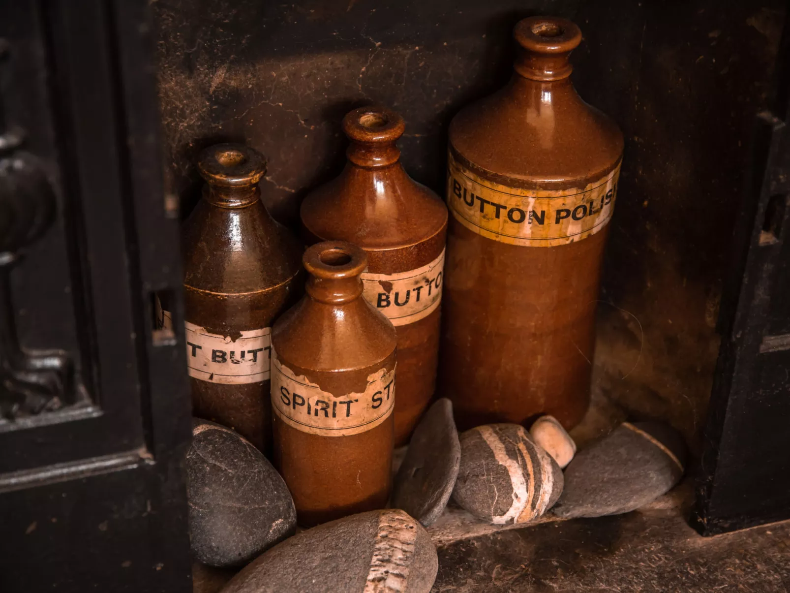 Western Watch-Buiten