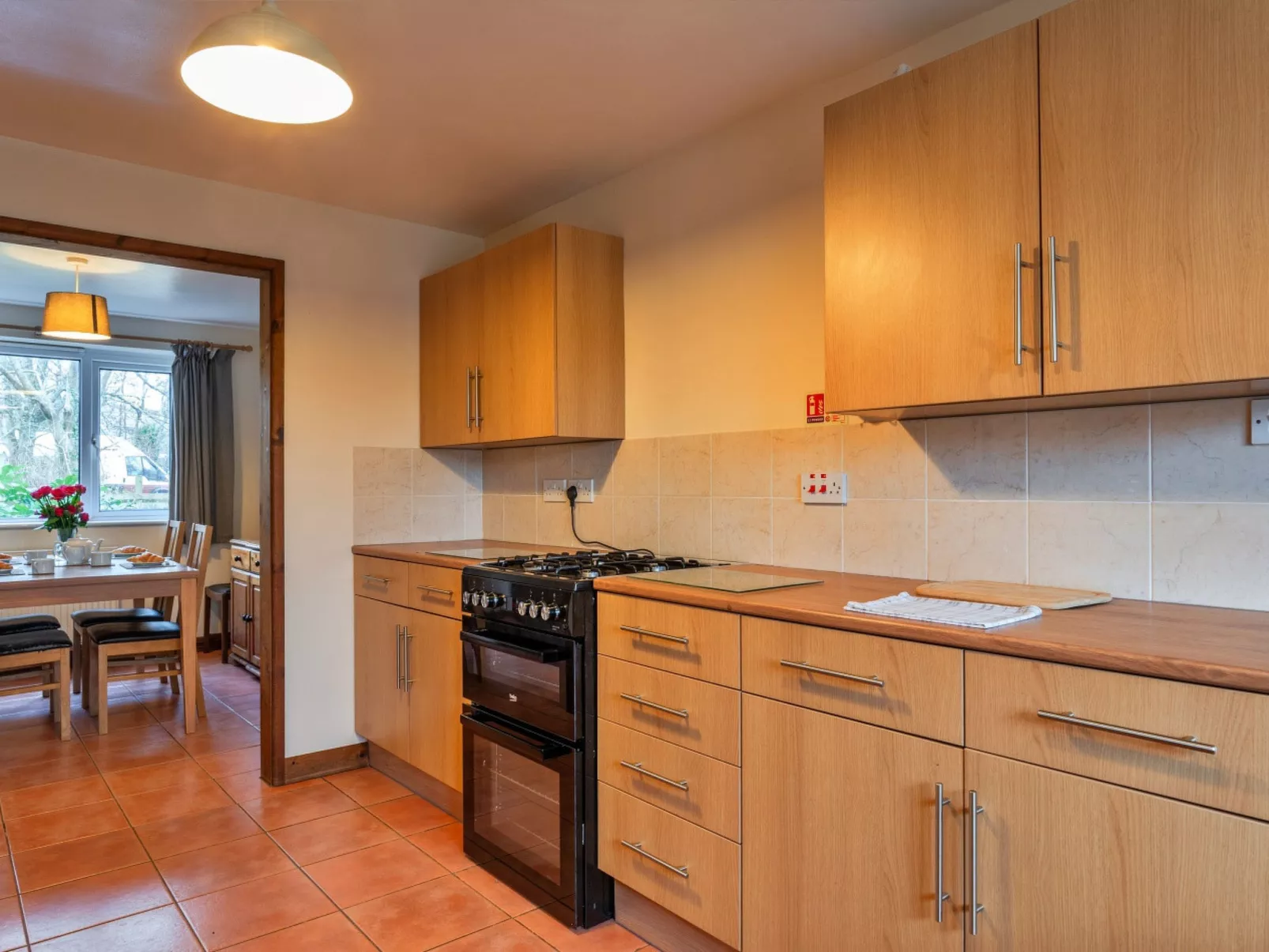 No.1 Gladys' Orchard-Binnen