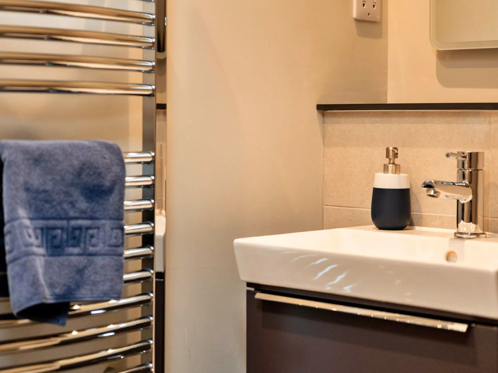 Acorn Cottage-Binnen