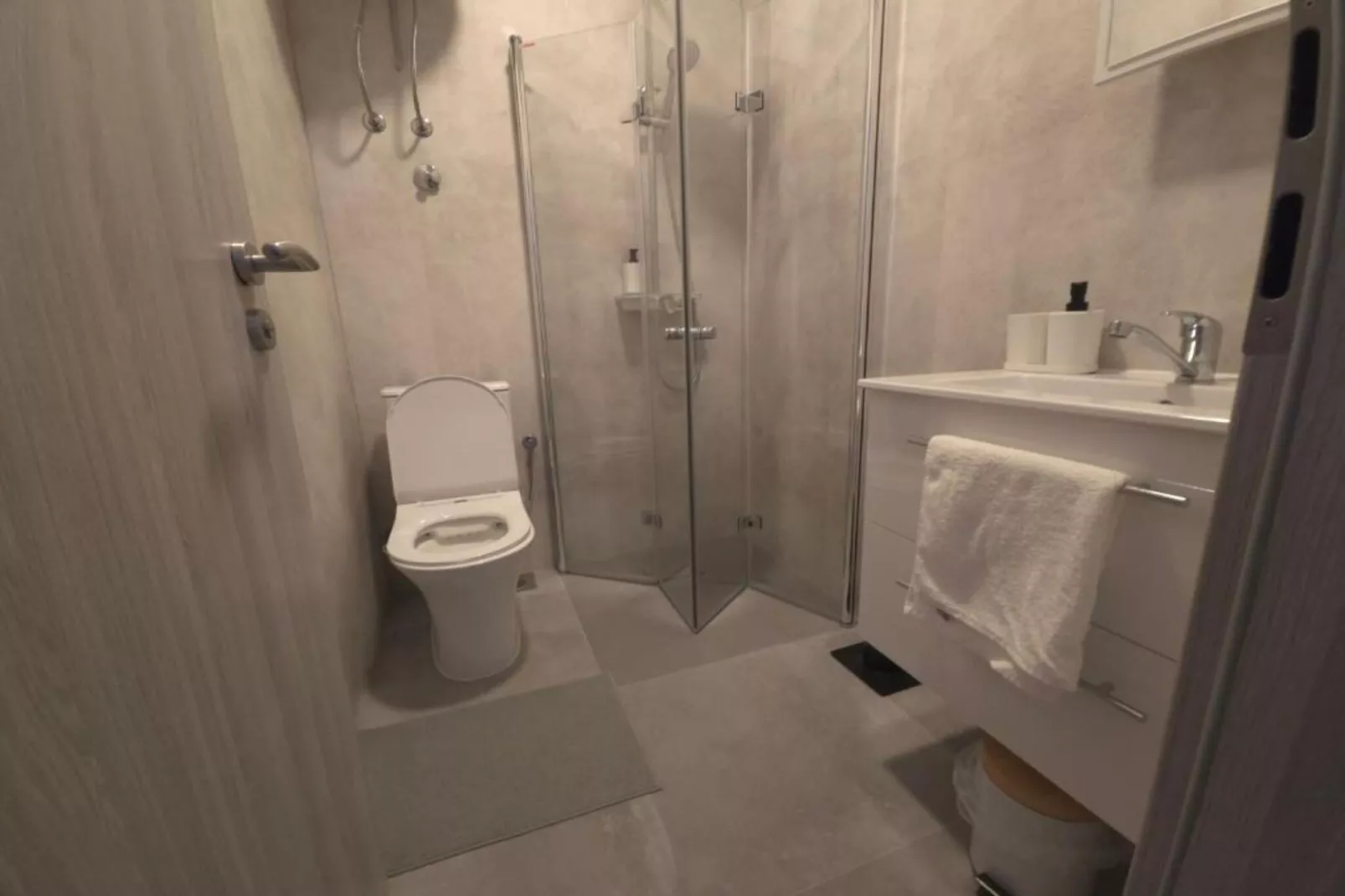 Rooms Burnum - Twin Room 7-Badkamer