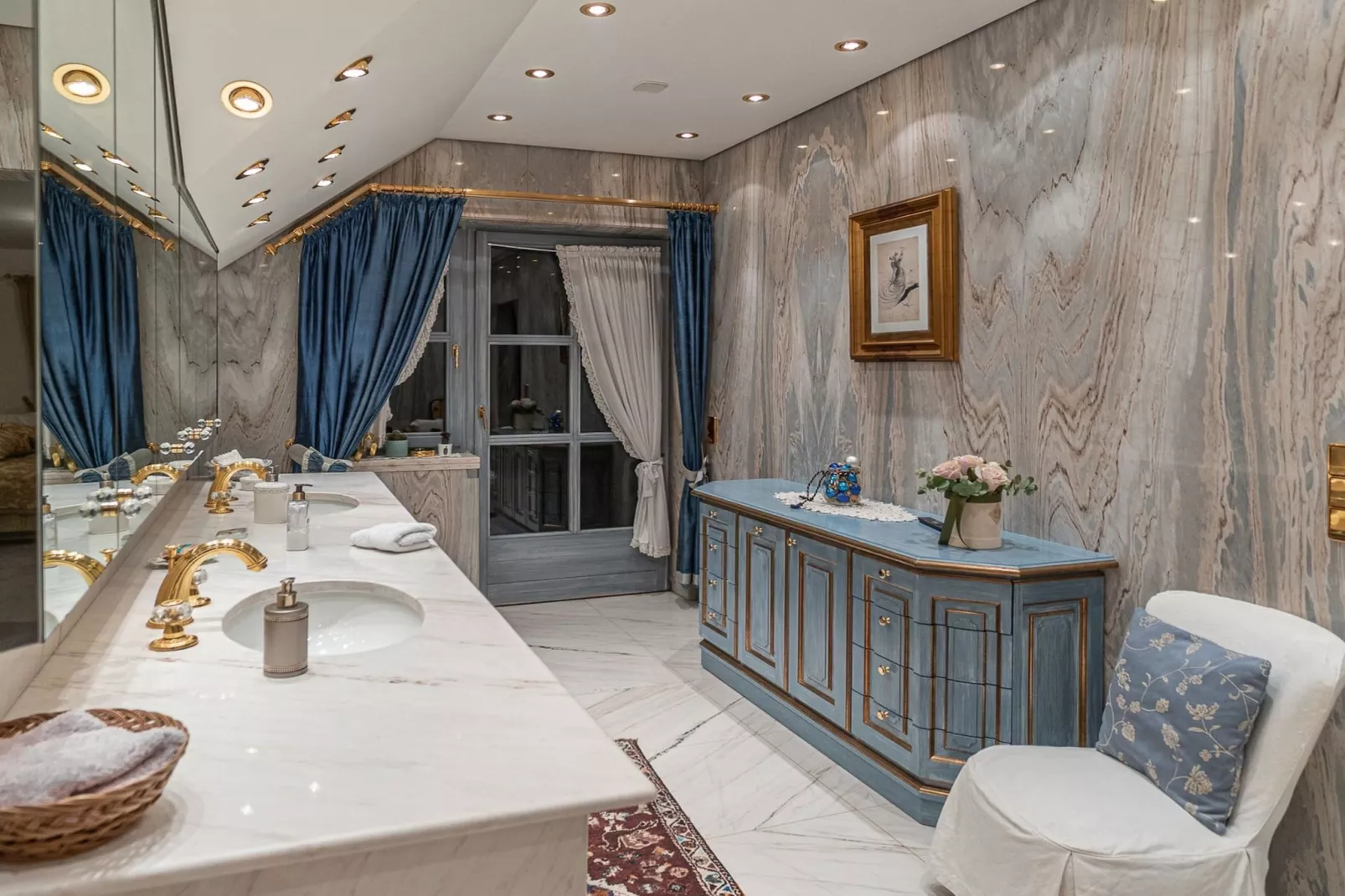 Bad Kleinkirchheim Lush and Spacious Villa with Indoor Pool and Wellness - Seven Bedroom Villa-Badkamer