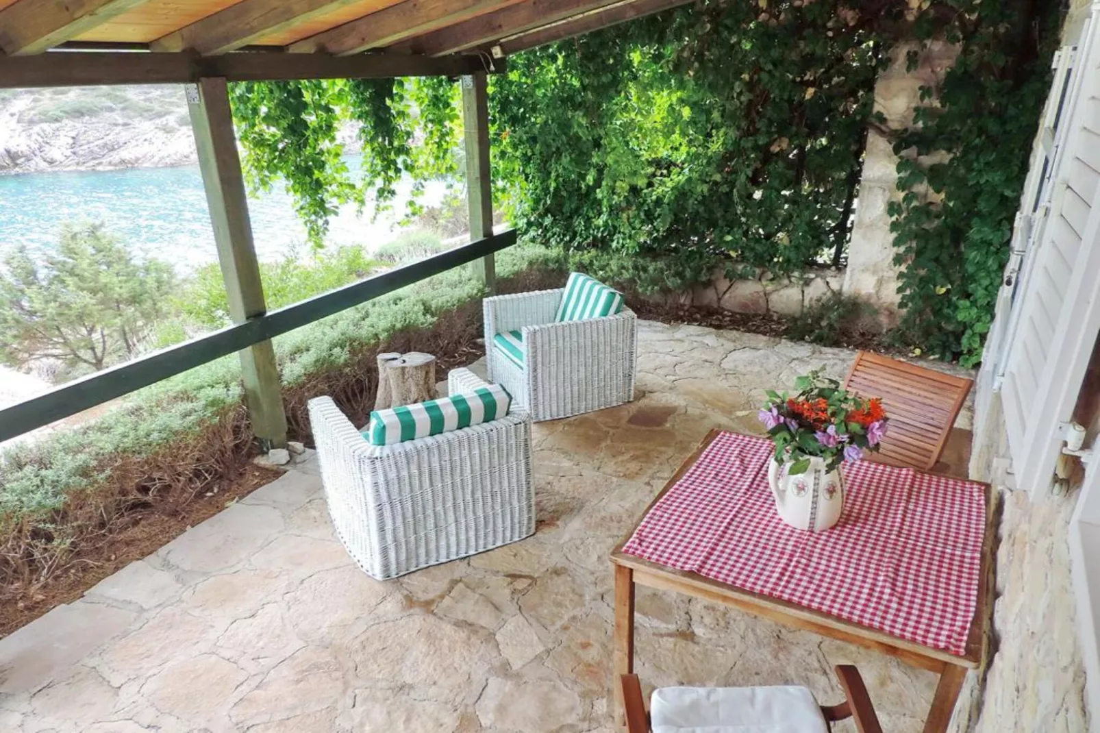 Studio (Ruzmarin)-Binnen