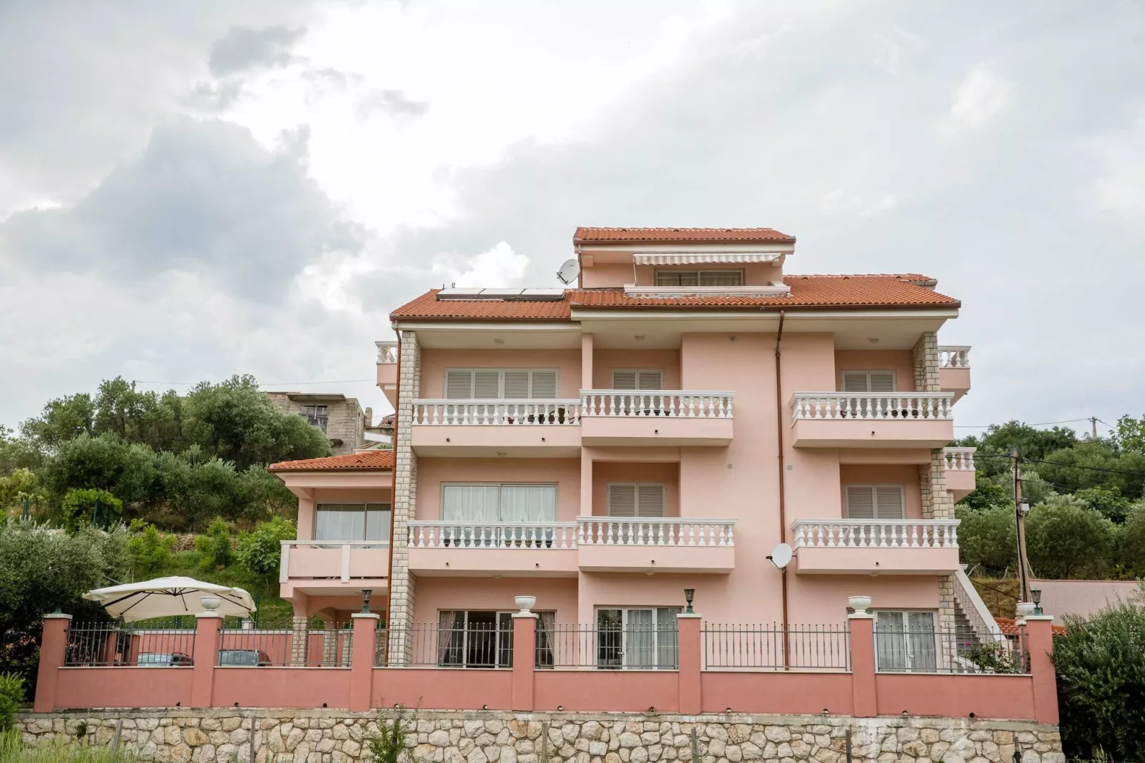 Guest House Villa Anggela - Classic Double room with Balcony and Sea View (BR1)-Buitenlucht