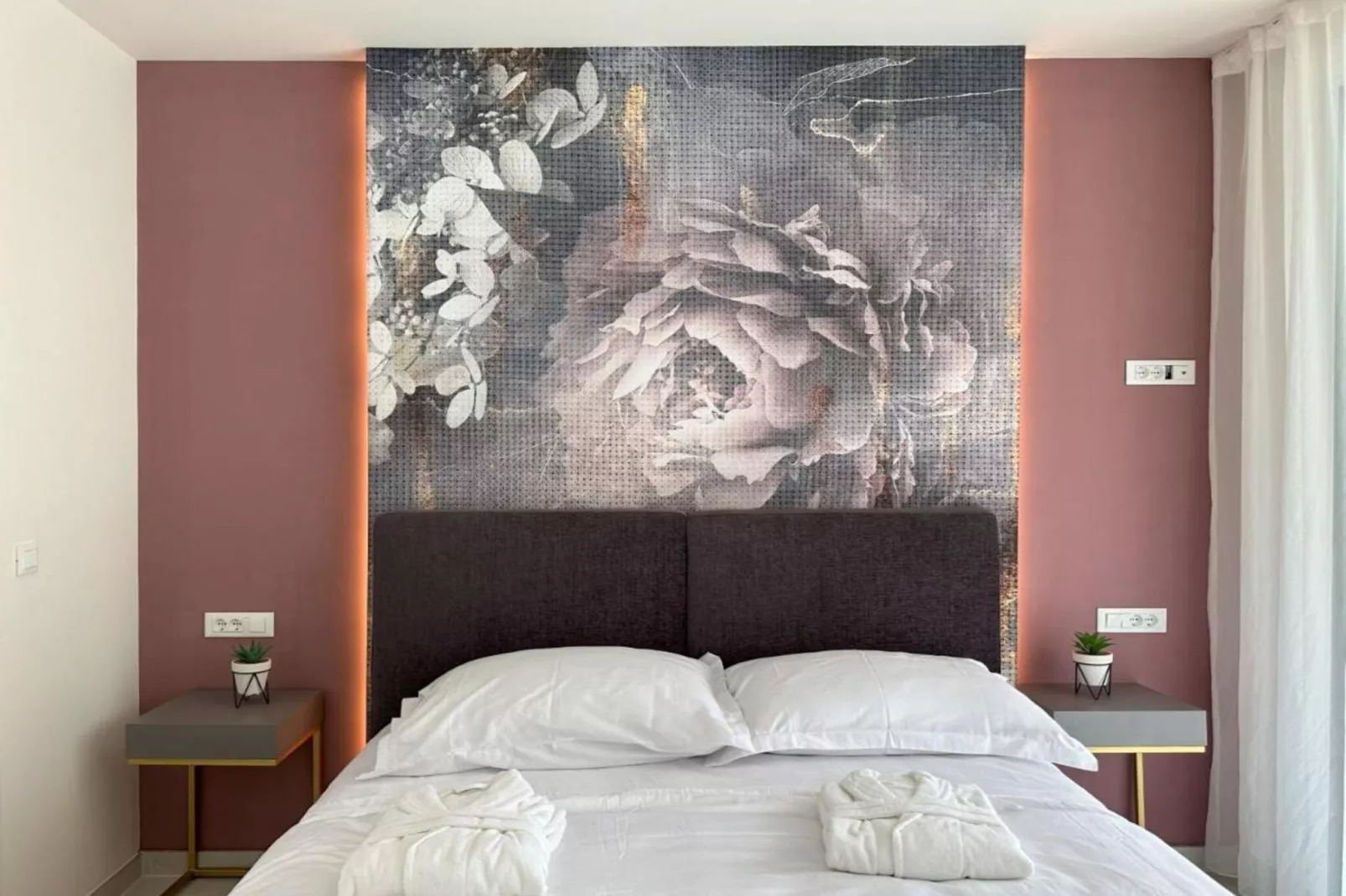 Leonarda Waterfront Residences- Three-Bedroom Penthouse  (The Riviera Three) -S3