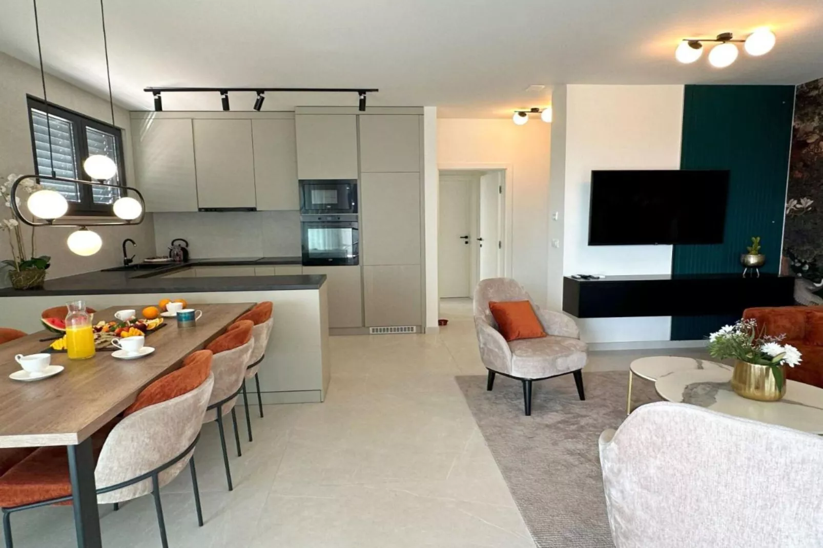 Leonarda Waterfront Residences-One-Bedroom Apartment With Terrace (The Adriatic One) -S1-Eetkamer