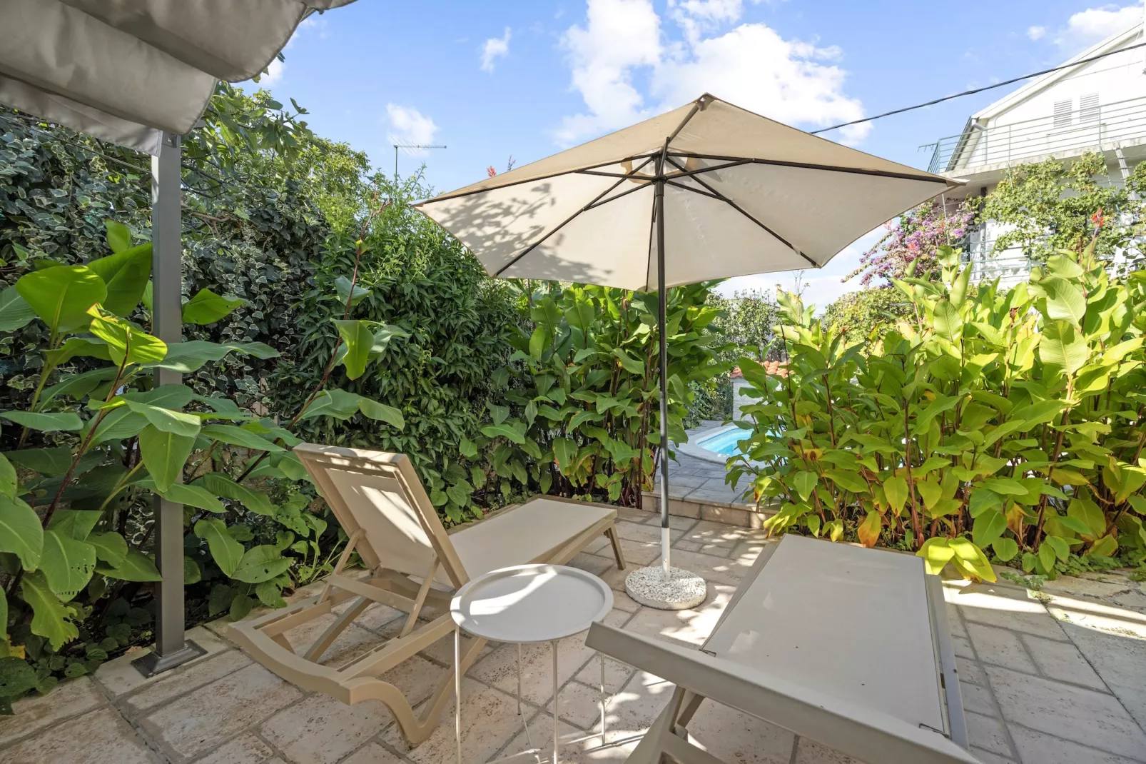 One-Bedroom Apartment With Pool-Buitenlucht