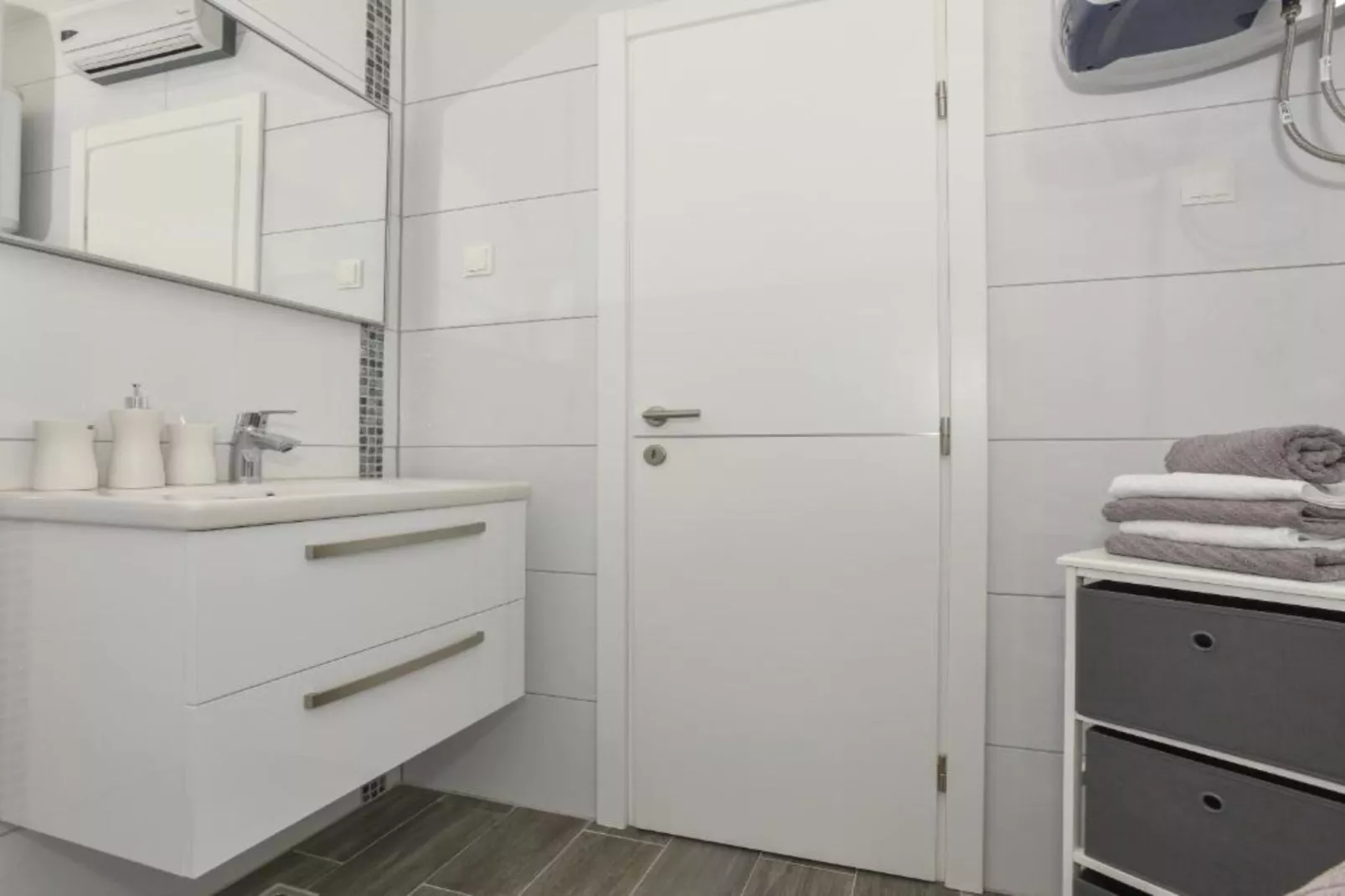 Apartment Hani 1 - One Bedroom Apartment With Balcony And Sea View-Badkamer