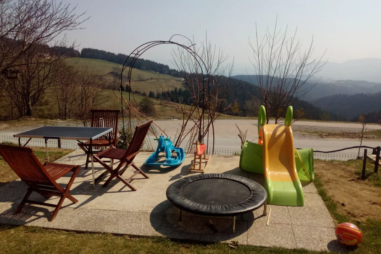 Comfortable Zreče Apartment with Playground and Private Parking, Ideal for Families - One Bedroom Apartment-Buitenlucht