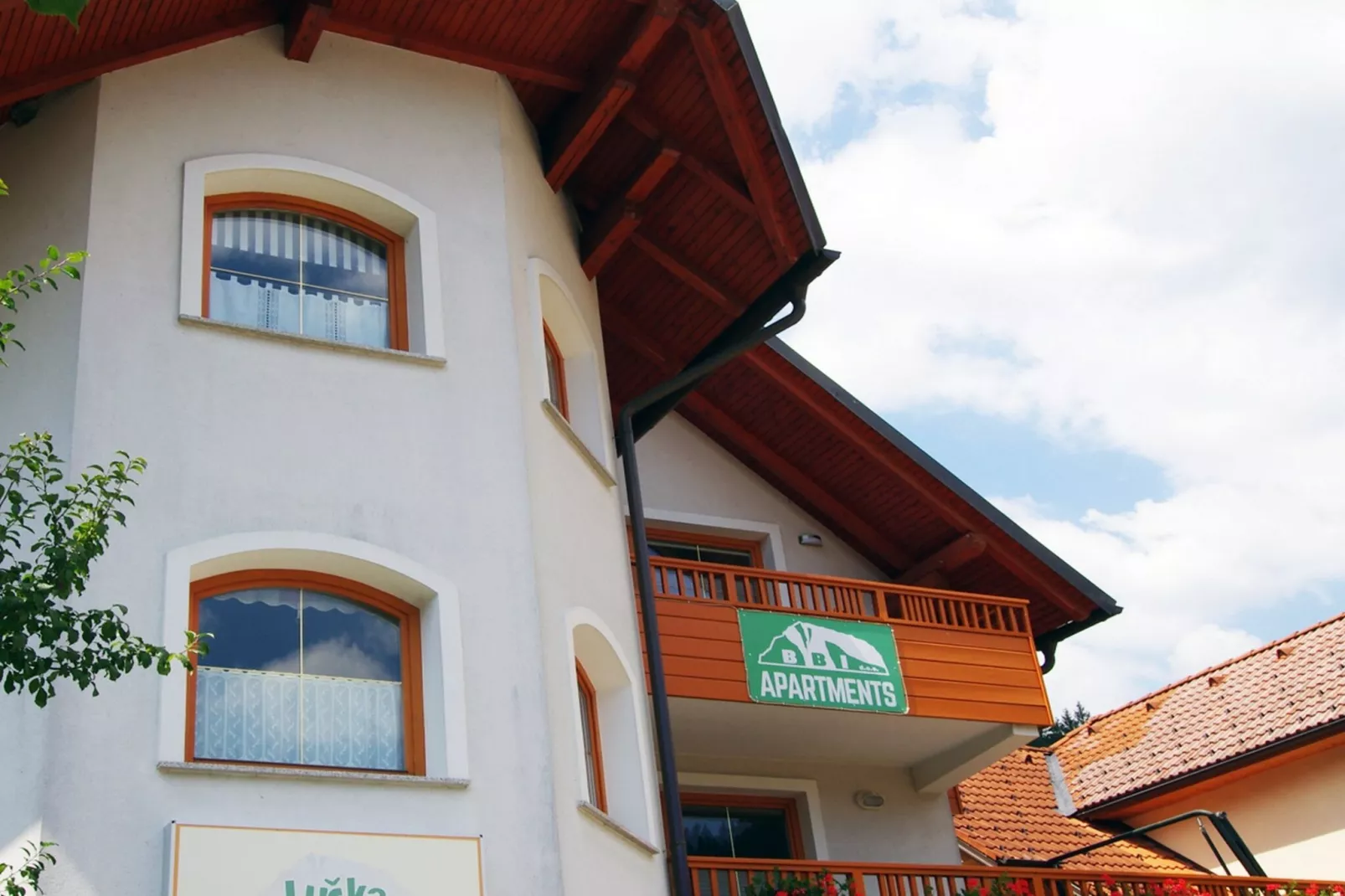 Riverside Pines Luce Apartments with Balcony - Studio Apartment with Balcony-Buitenlucht