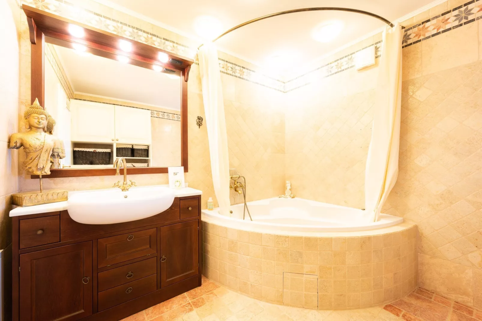 Secluded Escape Hilltop Villa with Hot-Tub - Two Bedroom Villa with Hot-Tub-Spa