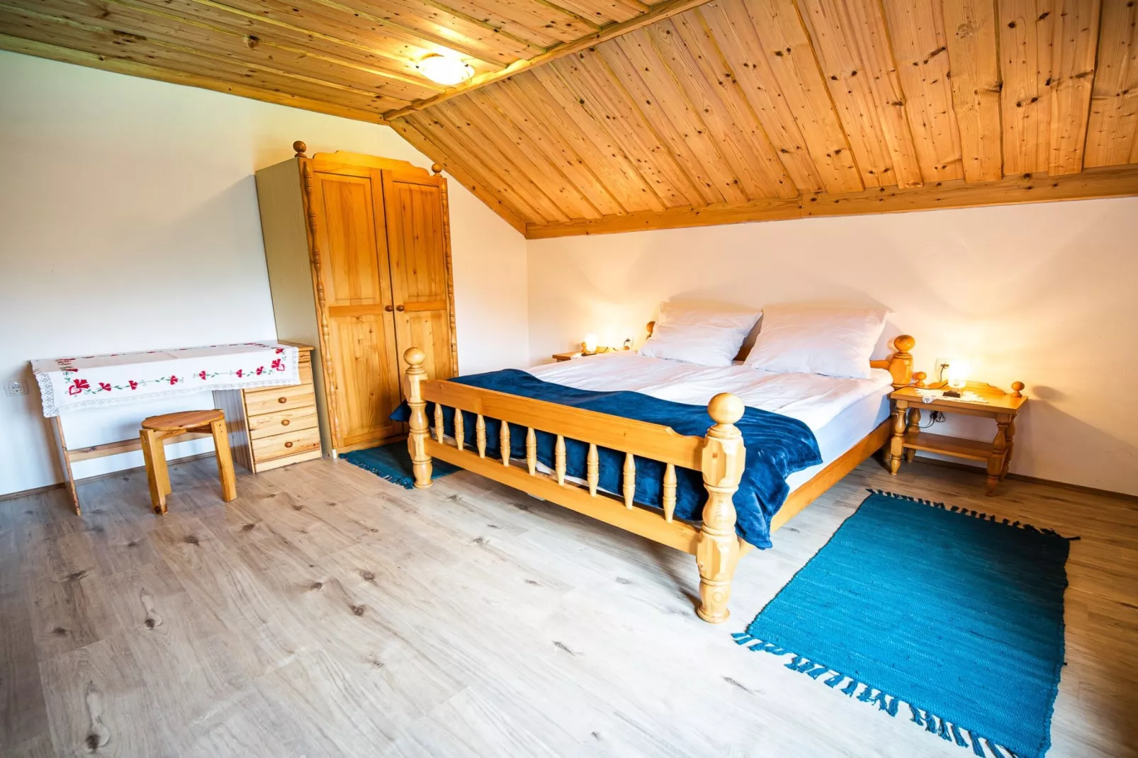 Bloomfield Retreat Country House with Sauna - Three Bedroom Country House-Slaapkamer