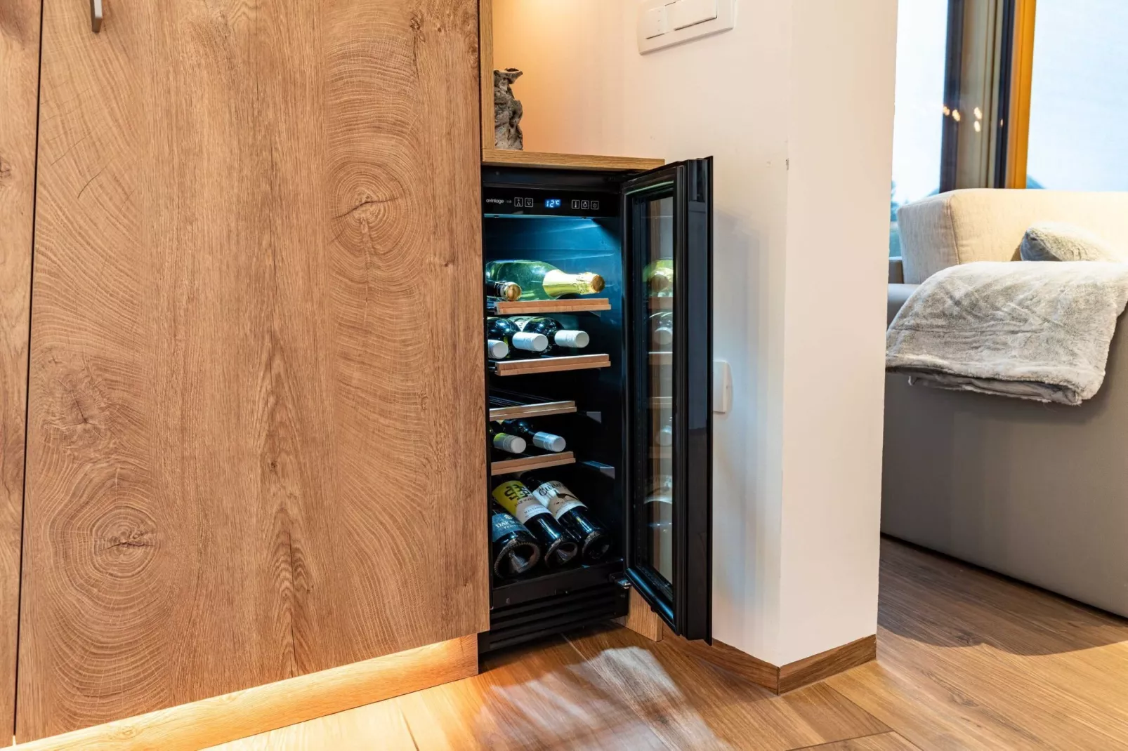 Elegant Warm Bliss Hideaway Escape Lodge - Holiday Home with Hot-Tub (owner Sunset)-Binnen