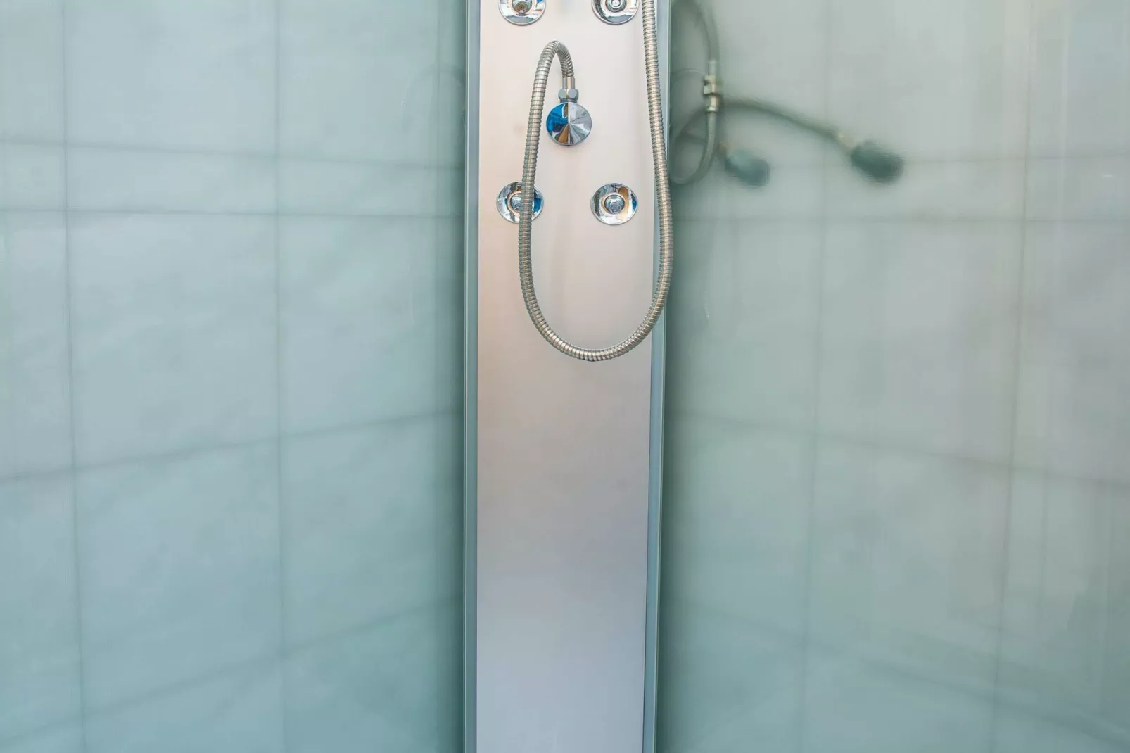 Luce Hilltop Cozy Apartment - Two Bedroom Apartment-Badkamer