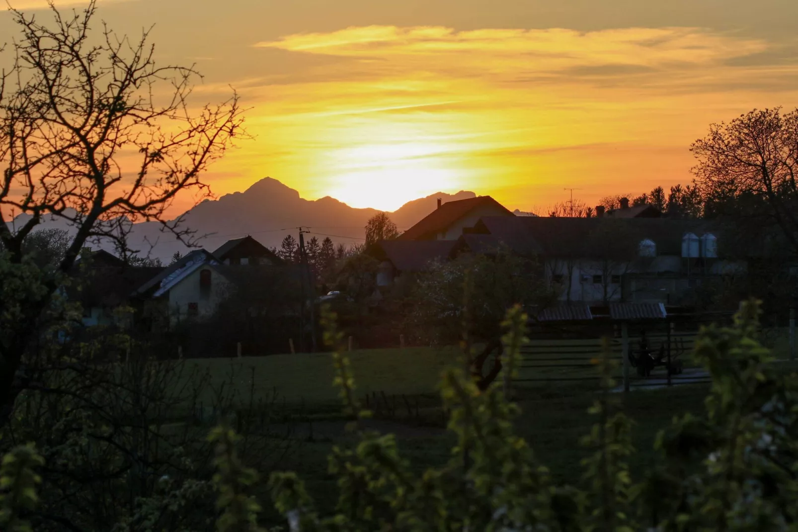 Vibrant and Charming Apartment with Balcony and Mountain View - Two Bedroom Apartment with Balcony and Mountain View