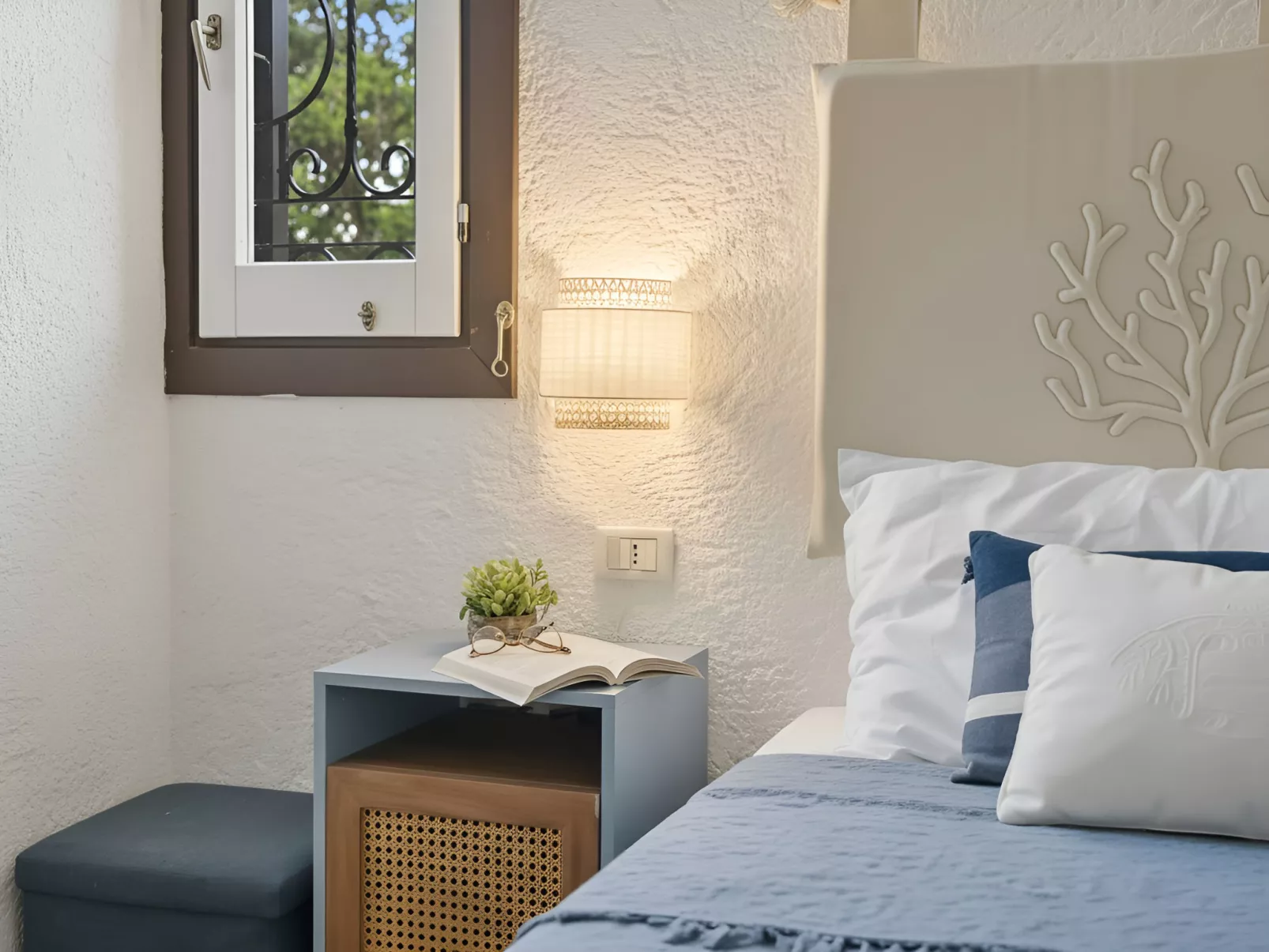 Iris 5, Terza Spiaggia-Binnen