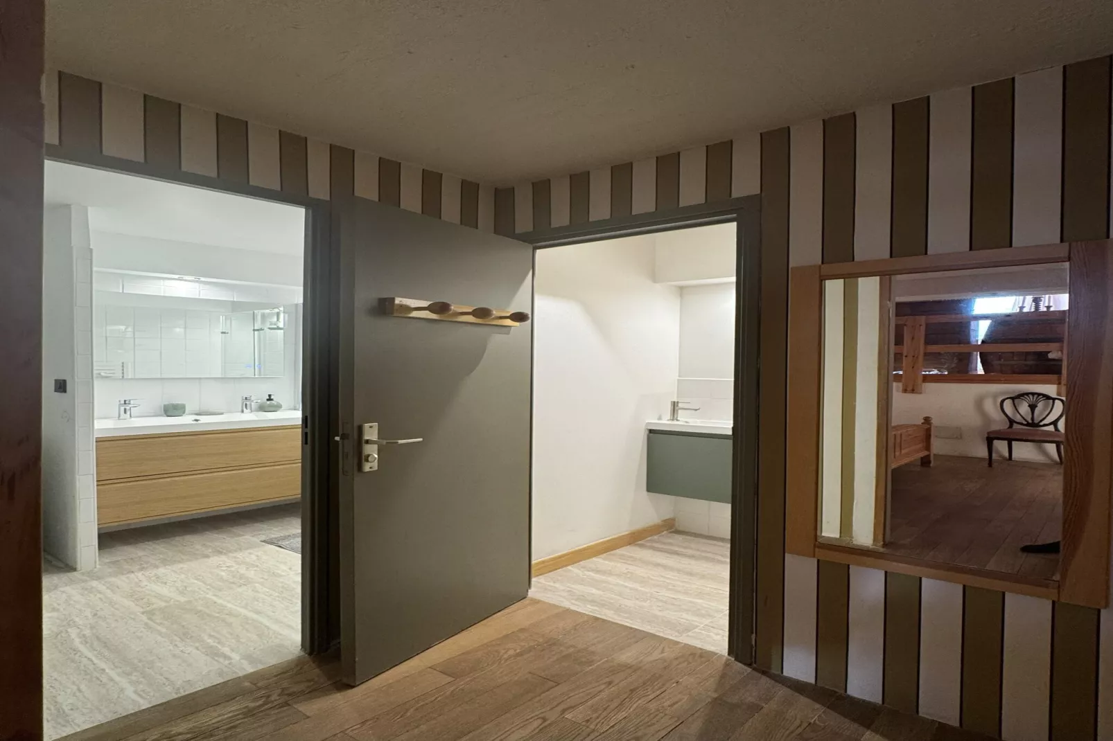 Les Pounchus D N°02 - 3P8-Overloop