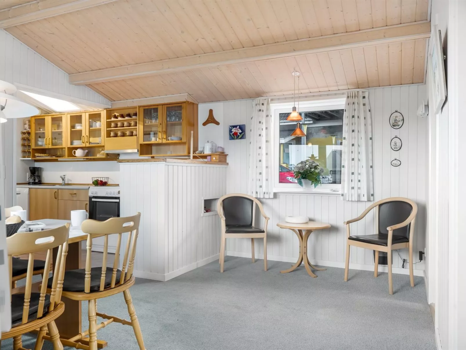 "Gisa" - 500m from the sea-Binnen