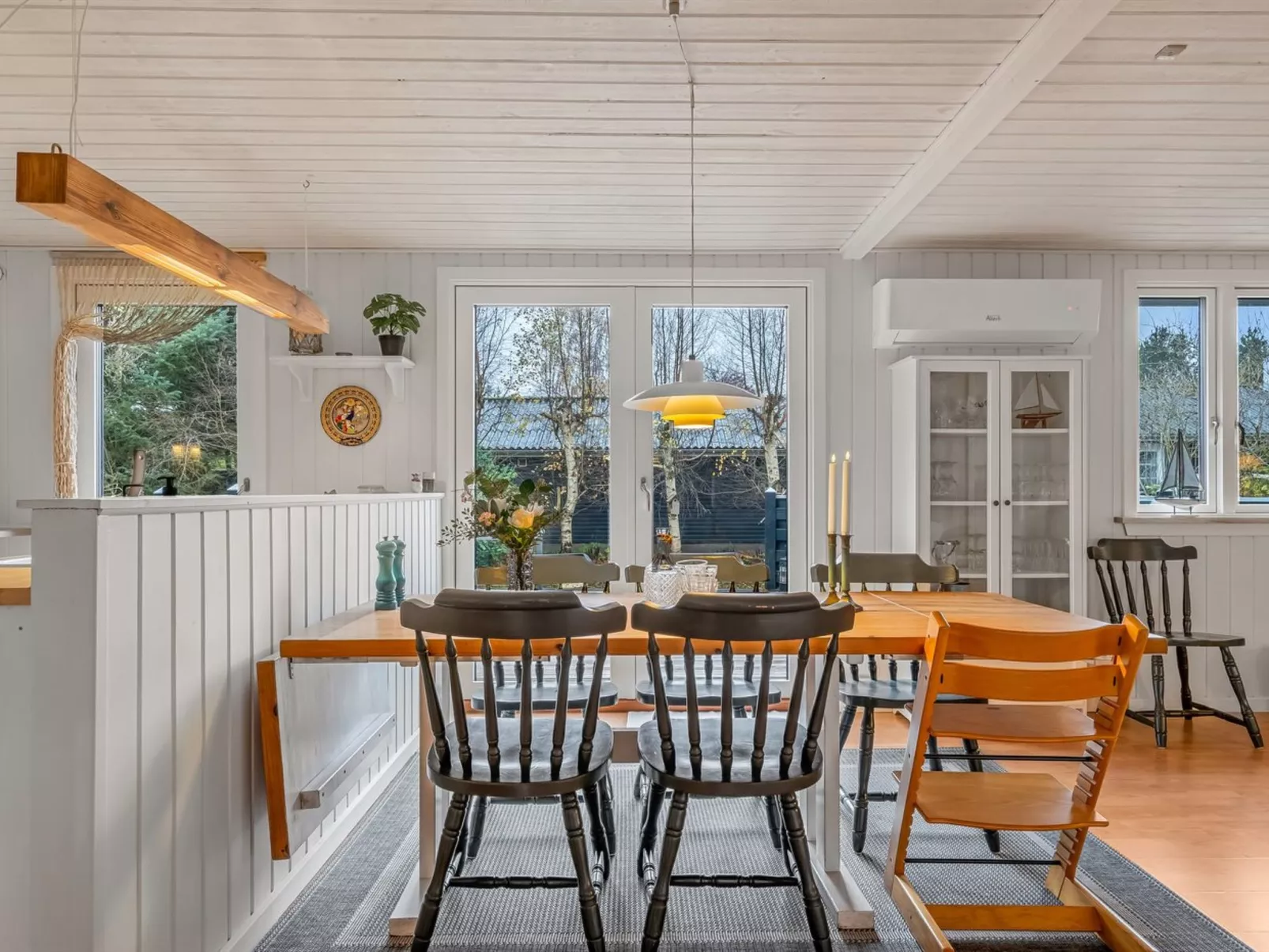 "Hughlek" -  from the sea-Binnen