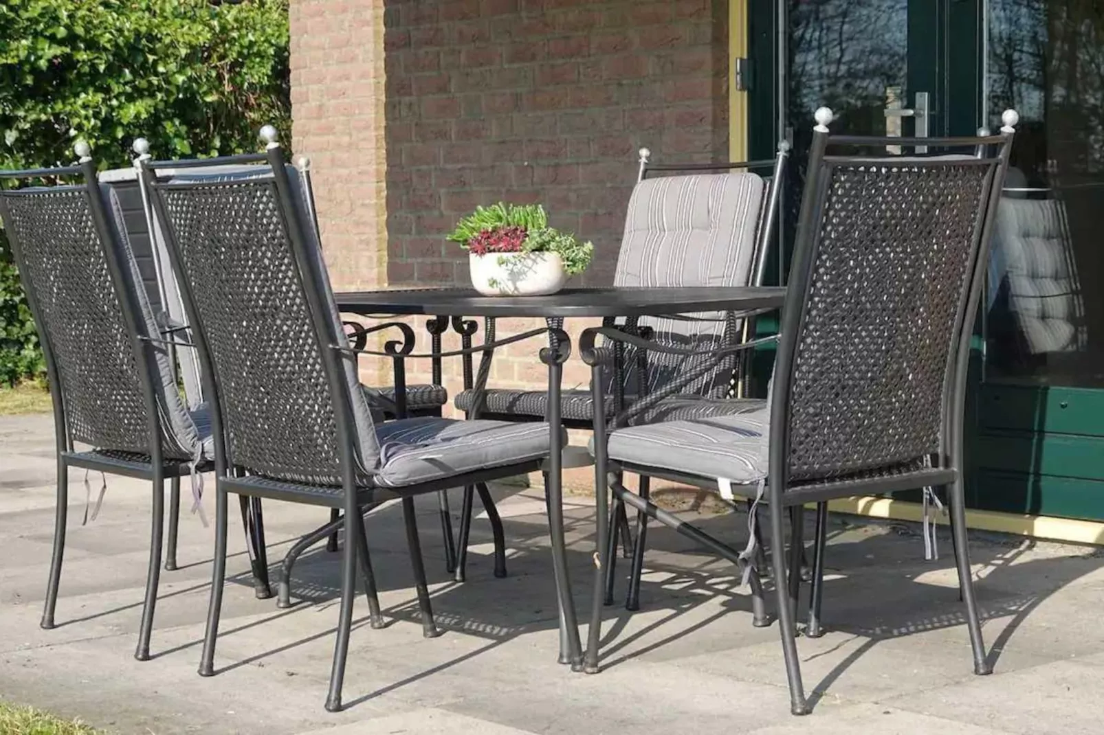 6 - Person Forest Pet & Family Bungalow-Terrasbalkon