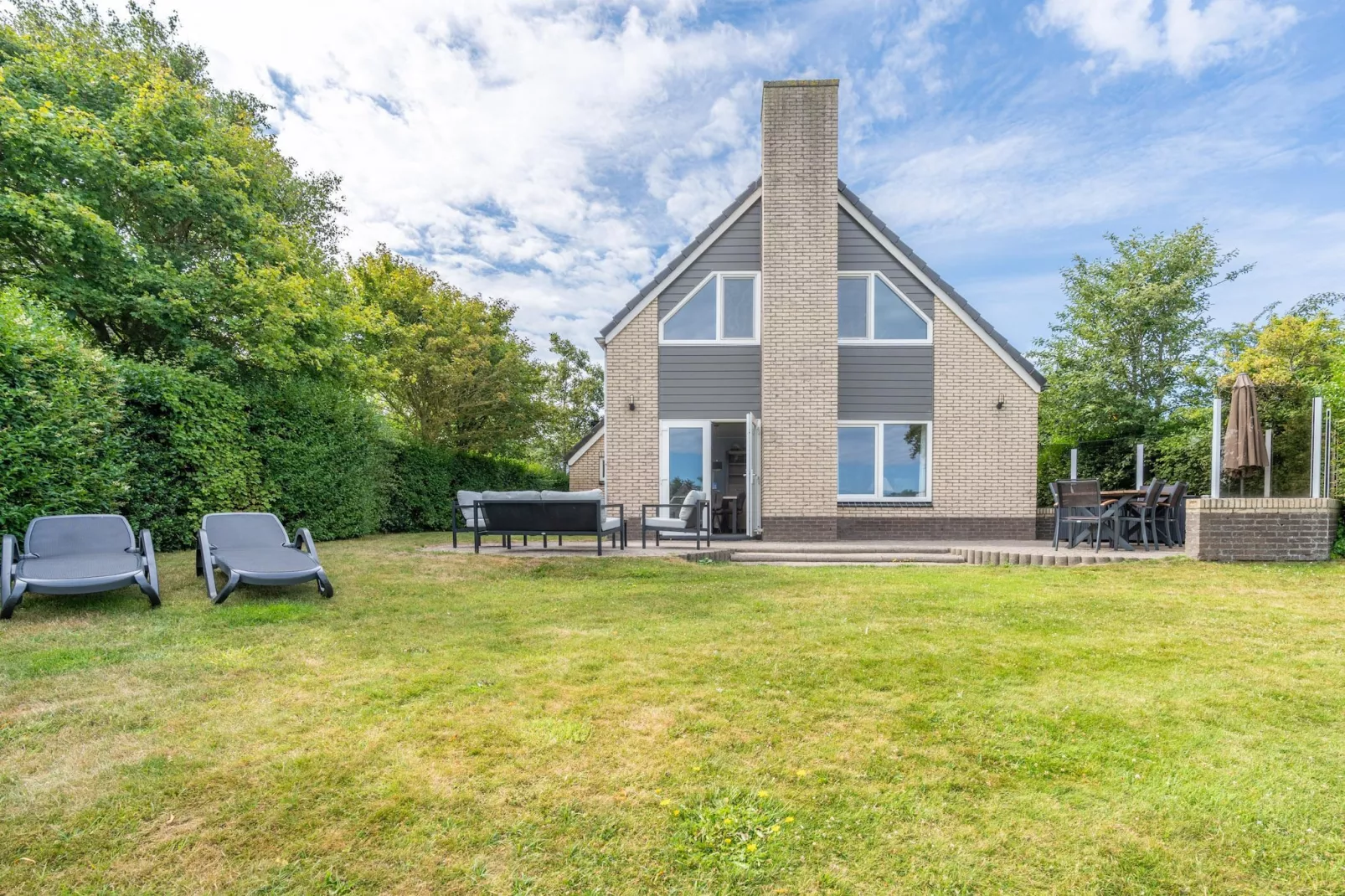 Kamperfoelie 51-Tuinen zomer