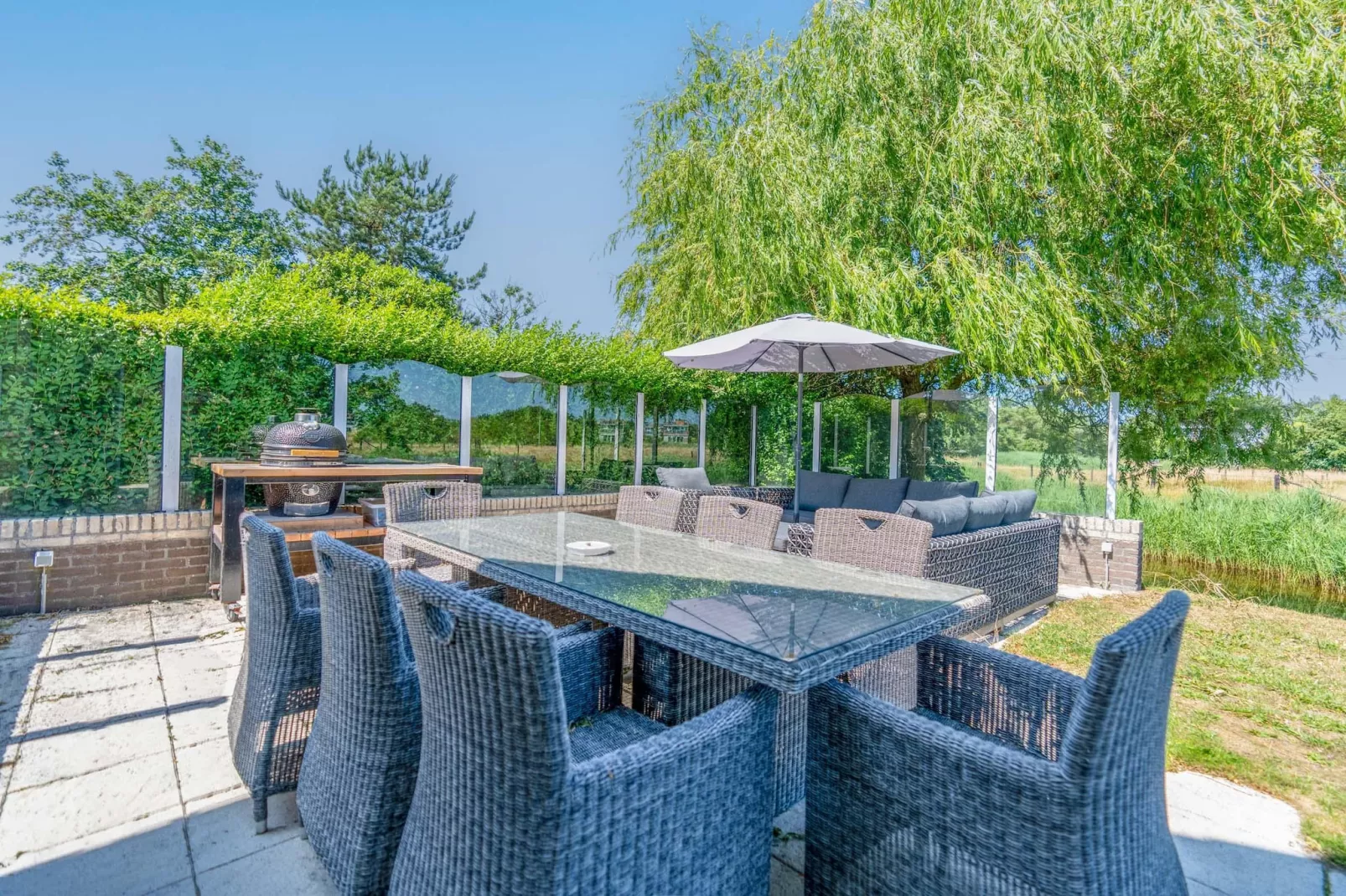 Kamperfoelie 67-Terrasbalkon