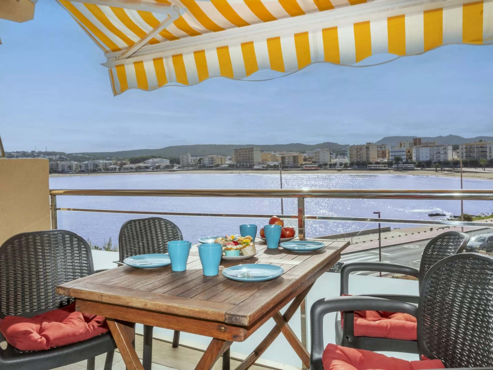 Palau del Mar-Buiten