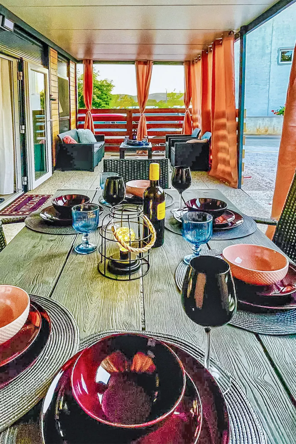 Hosekra Hišica-Buiten