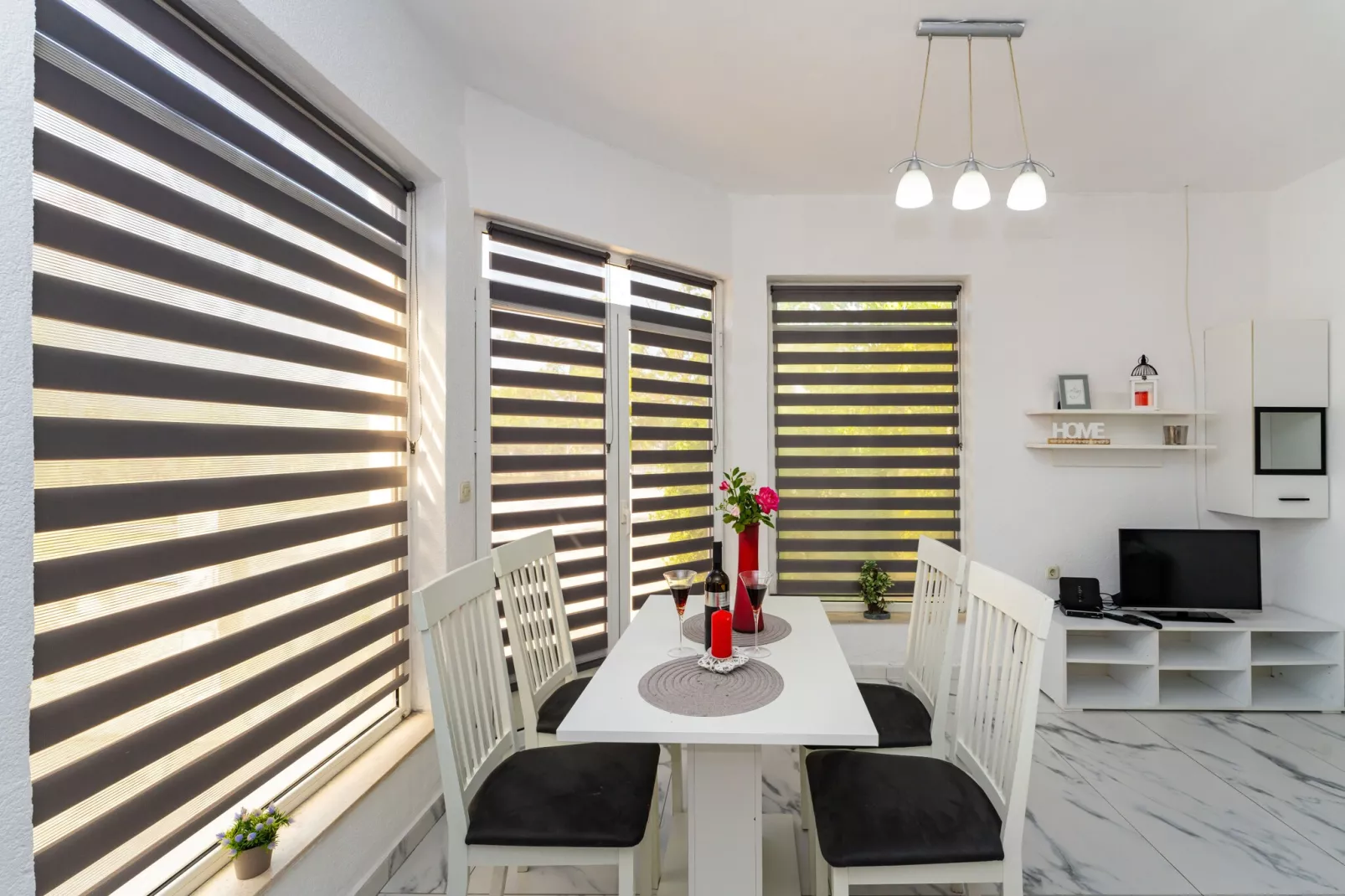 Holiday home Nadalina-Eetkamer