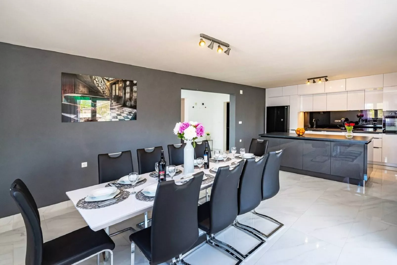 Luxury Villa Escape-Eetkamer