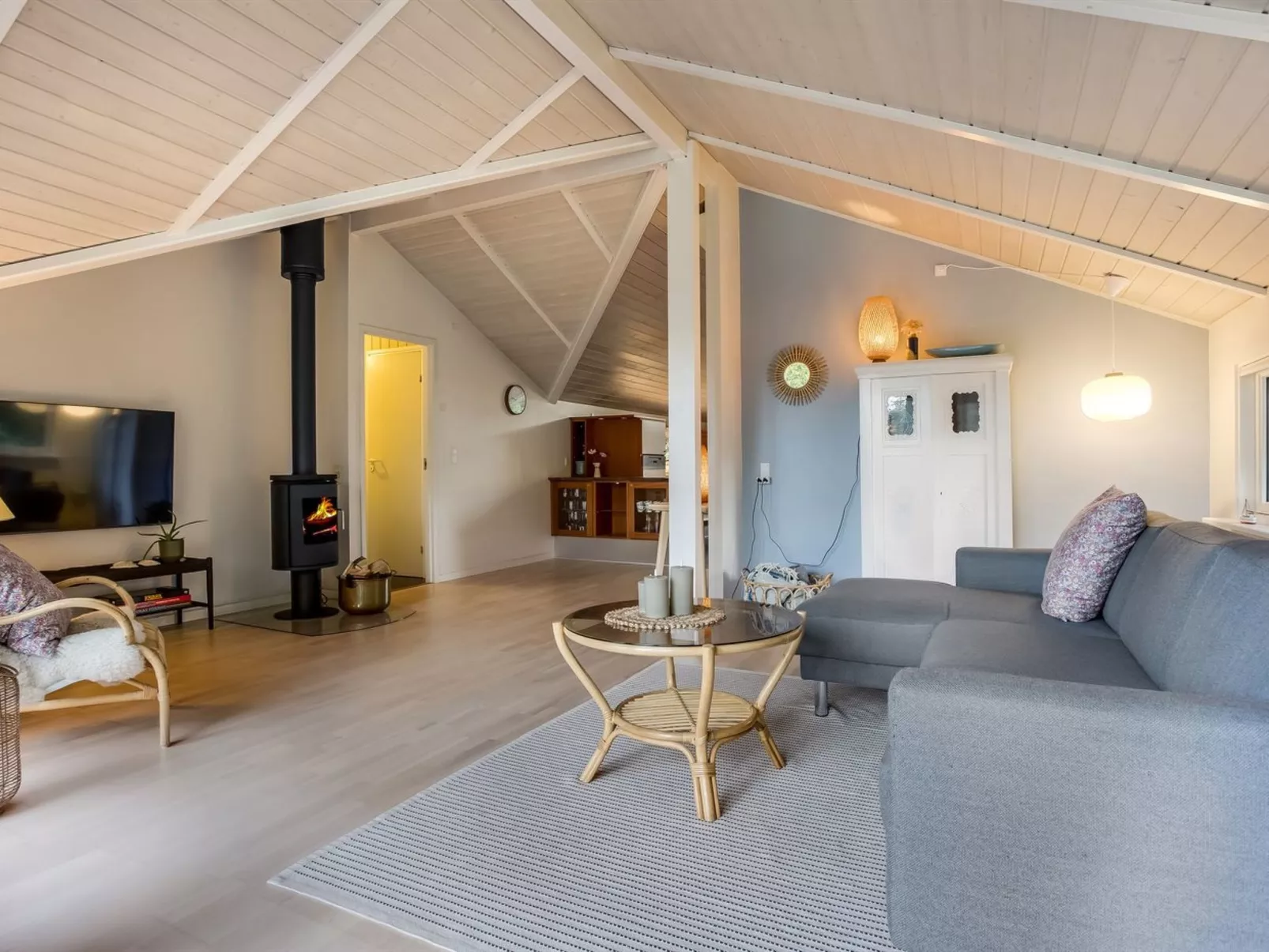 "Lirim" - 400m from the sea-Binnen