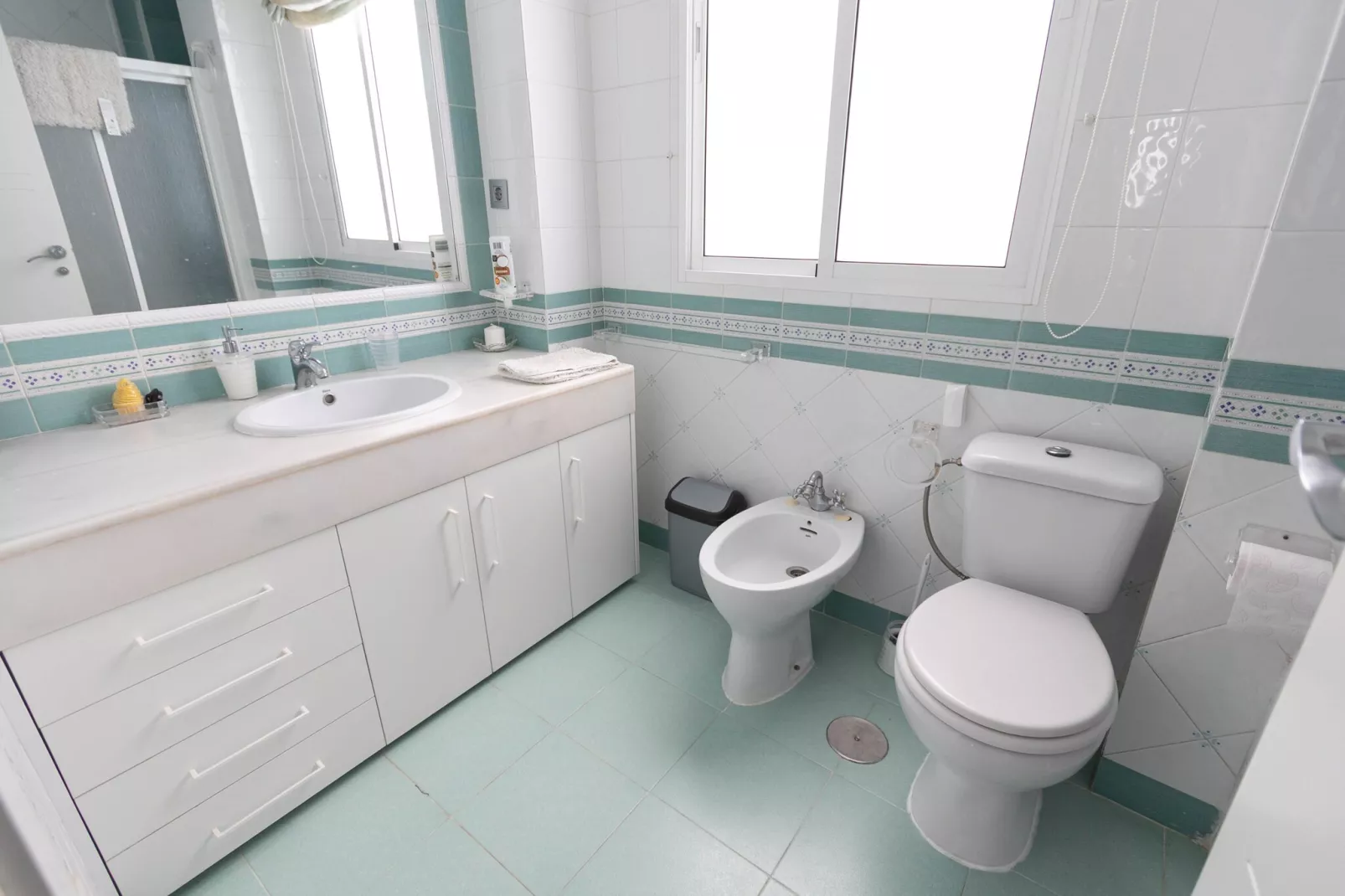 CT 383 GR - Faro's Almuñecar Beachfront for 4-Badkamer