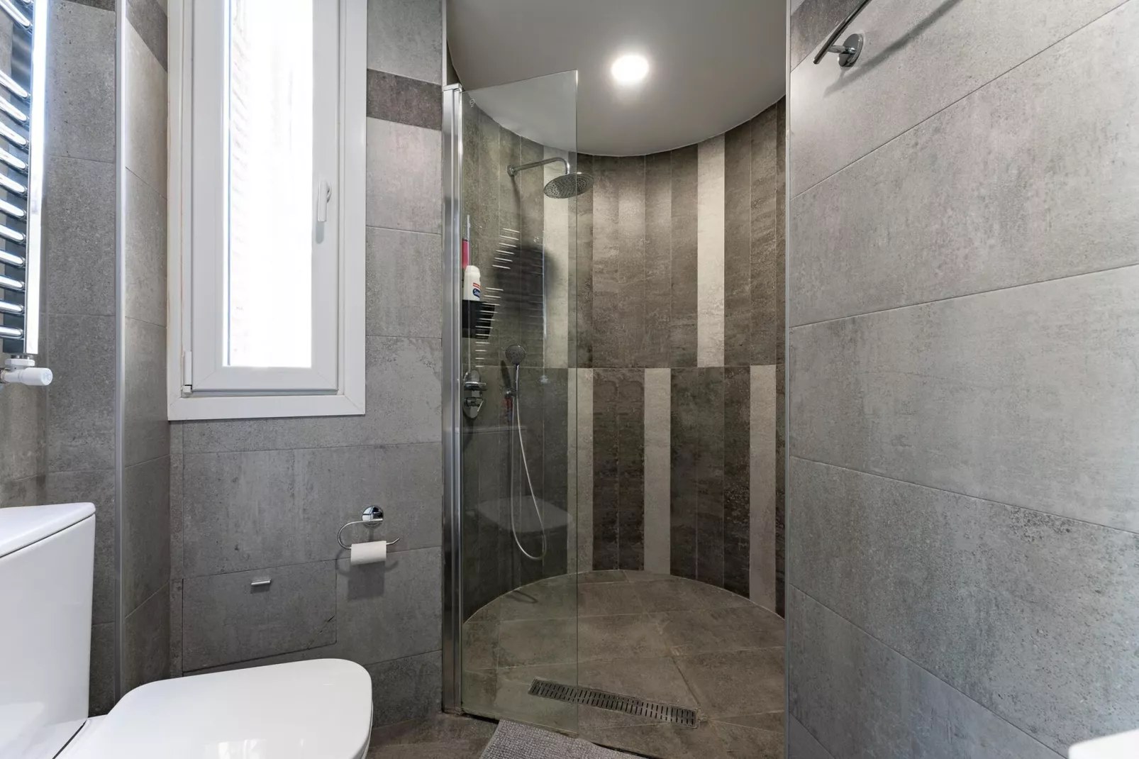 CT 352 - Faro's Torremolinos City Towers 1 - Walking distance to everything-Badkamer