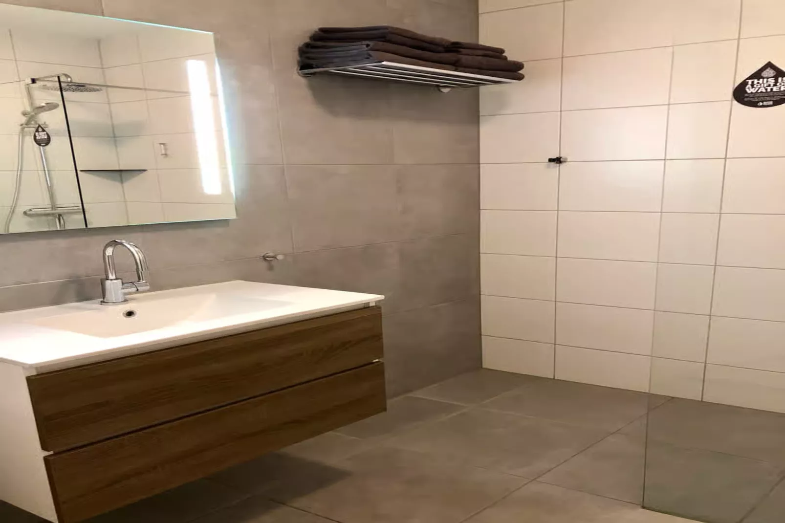 Plein 40 Lodge 18-Badkamer