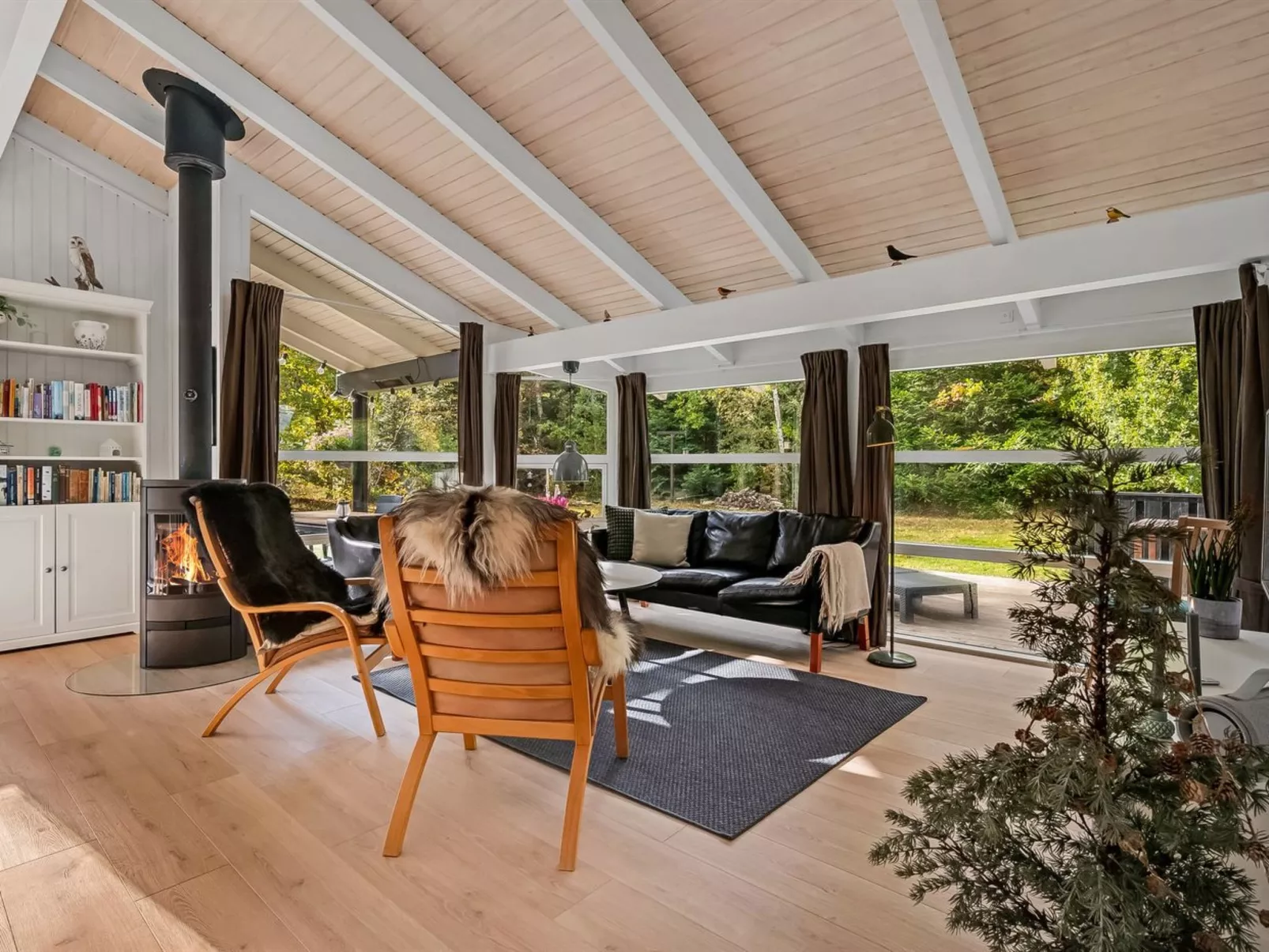 "Edvard" - 300m from the sea-Binnen