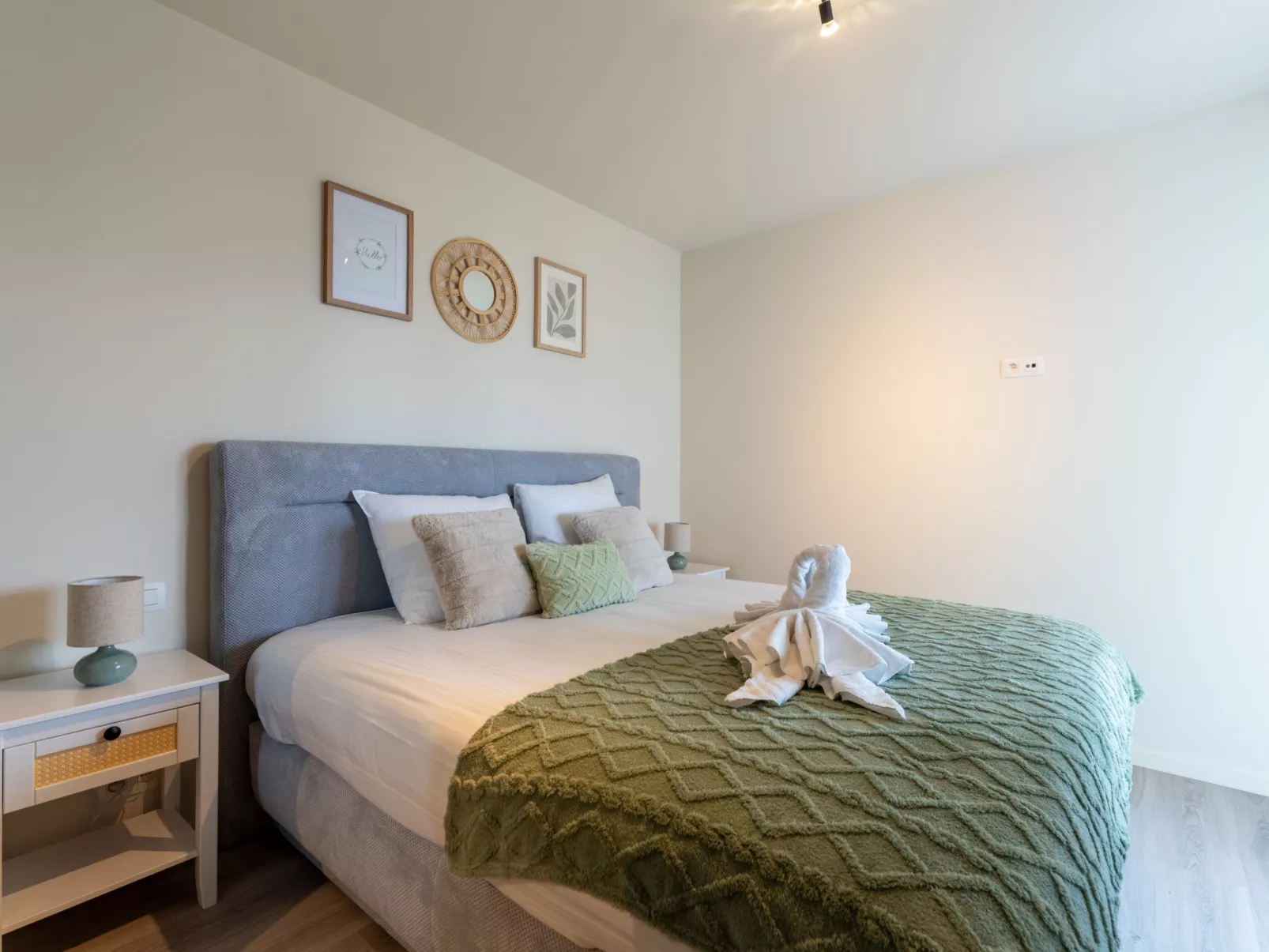 The Waves with parking-Binnen