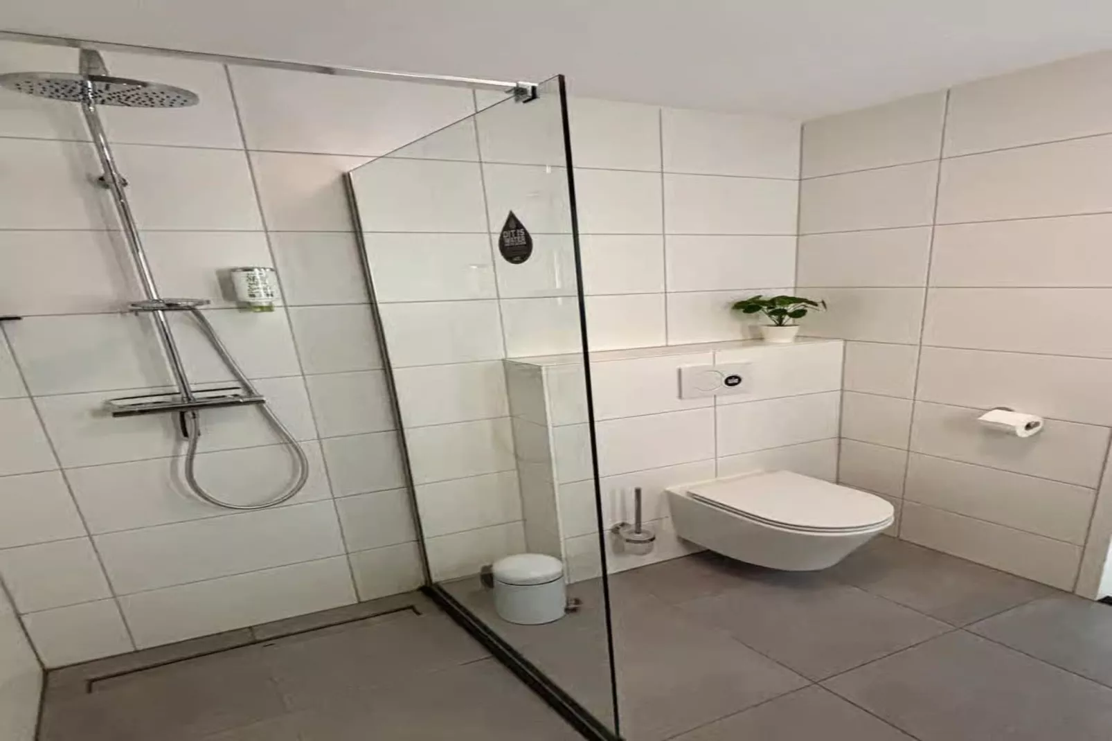 Plein 40 Lodge 24-Badkamer