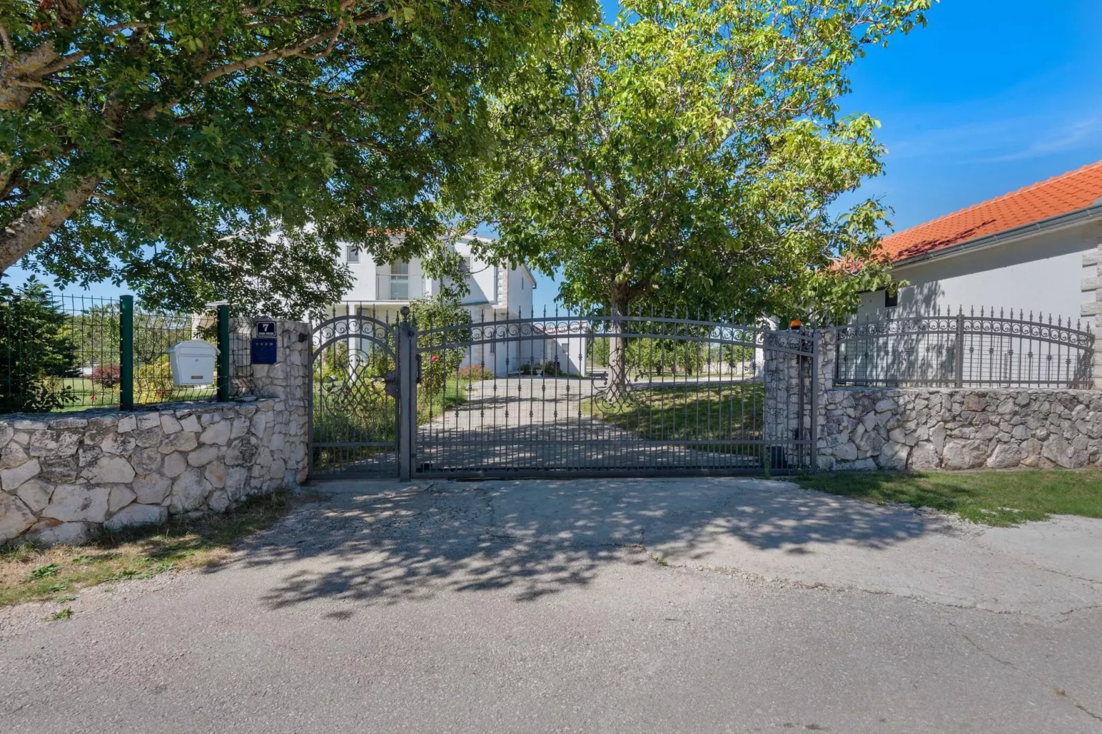 Sport & Spa Villa Neoric-Hal-ontvangst