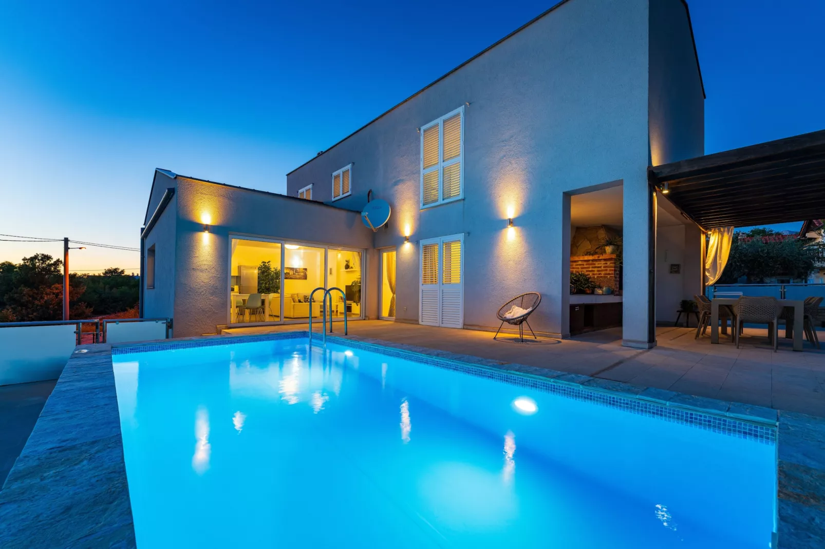 Sea view Villa Anpero-Buitenkant zomer