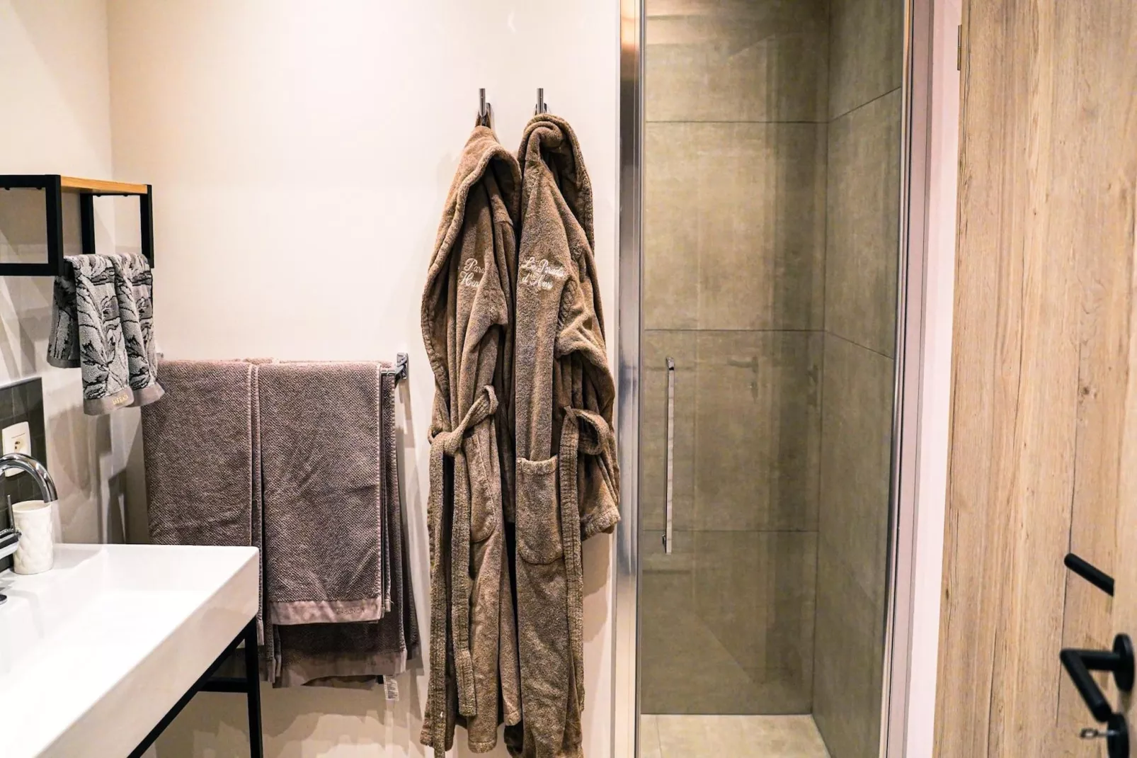 Le Paradis d'Henri-Badkamer