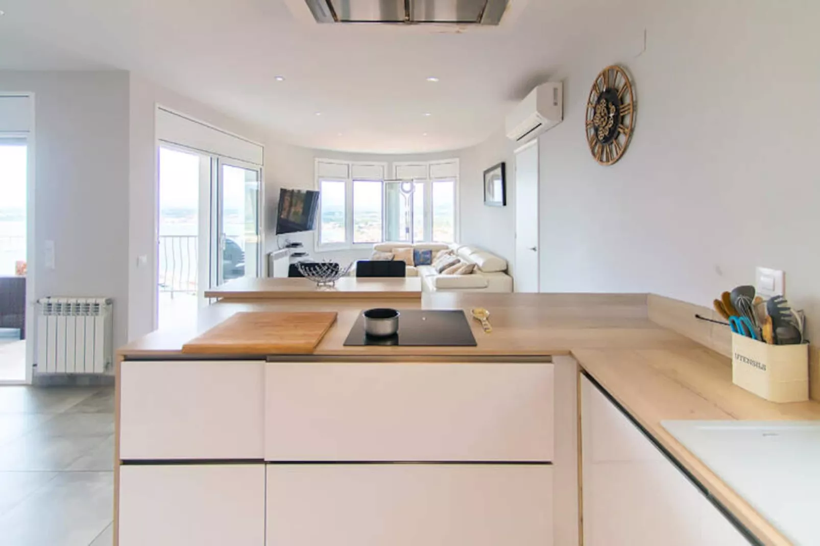 Maison à Roses-Niet-getagd