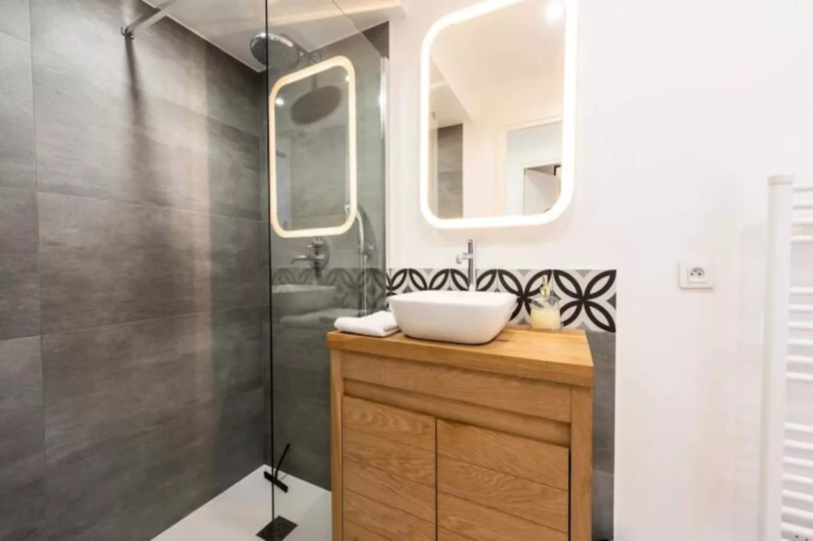 Résidence 3p Centre Cannes Suquet-Niet-getagd